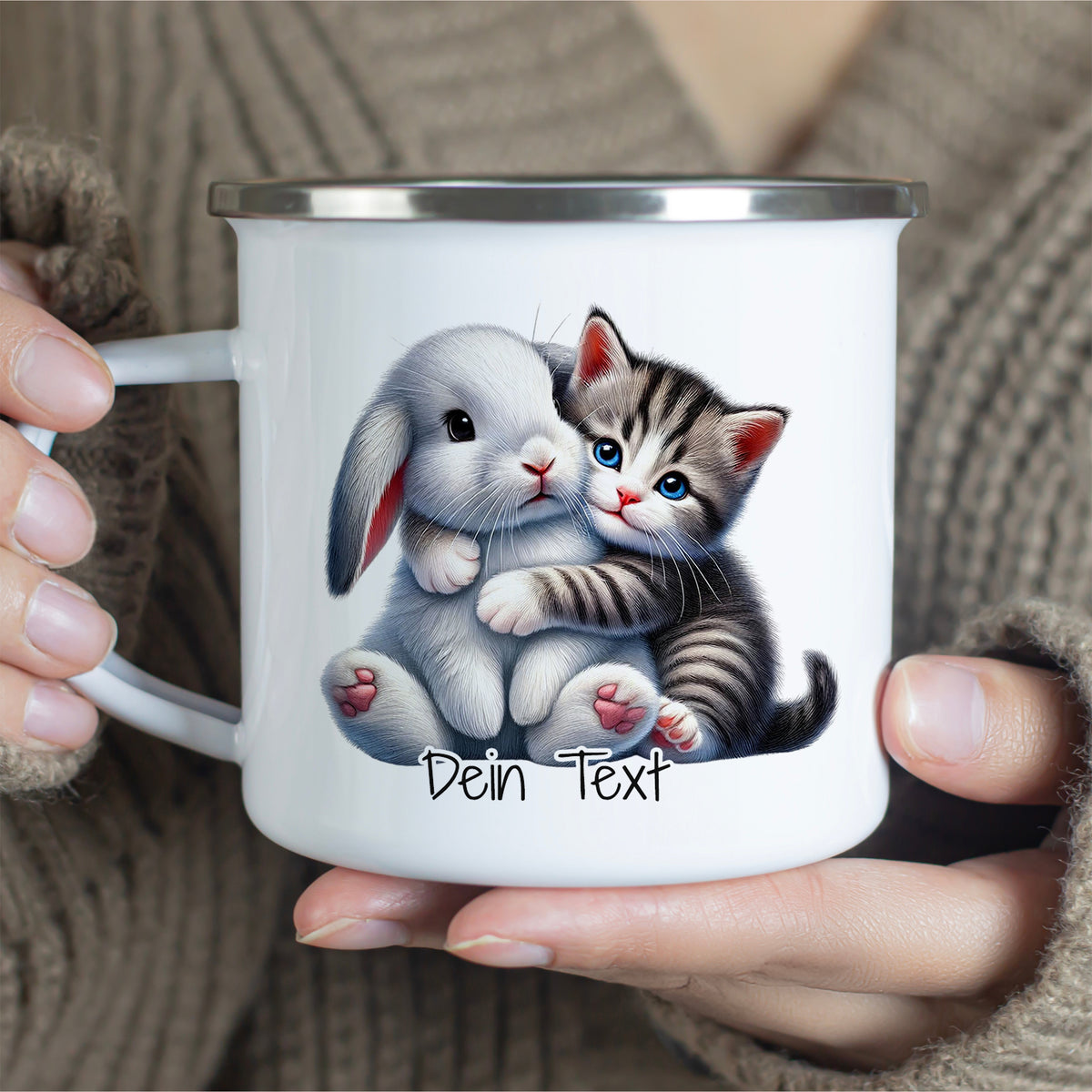 Tasse mit niedlichem Kaninchen und Kätzchen, personalisierbar.