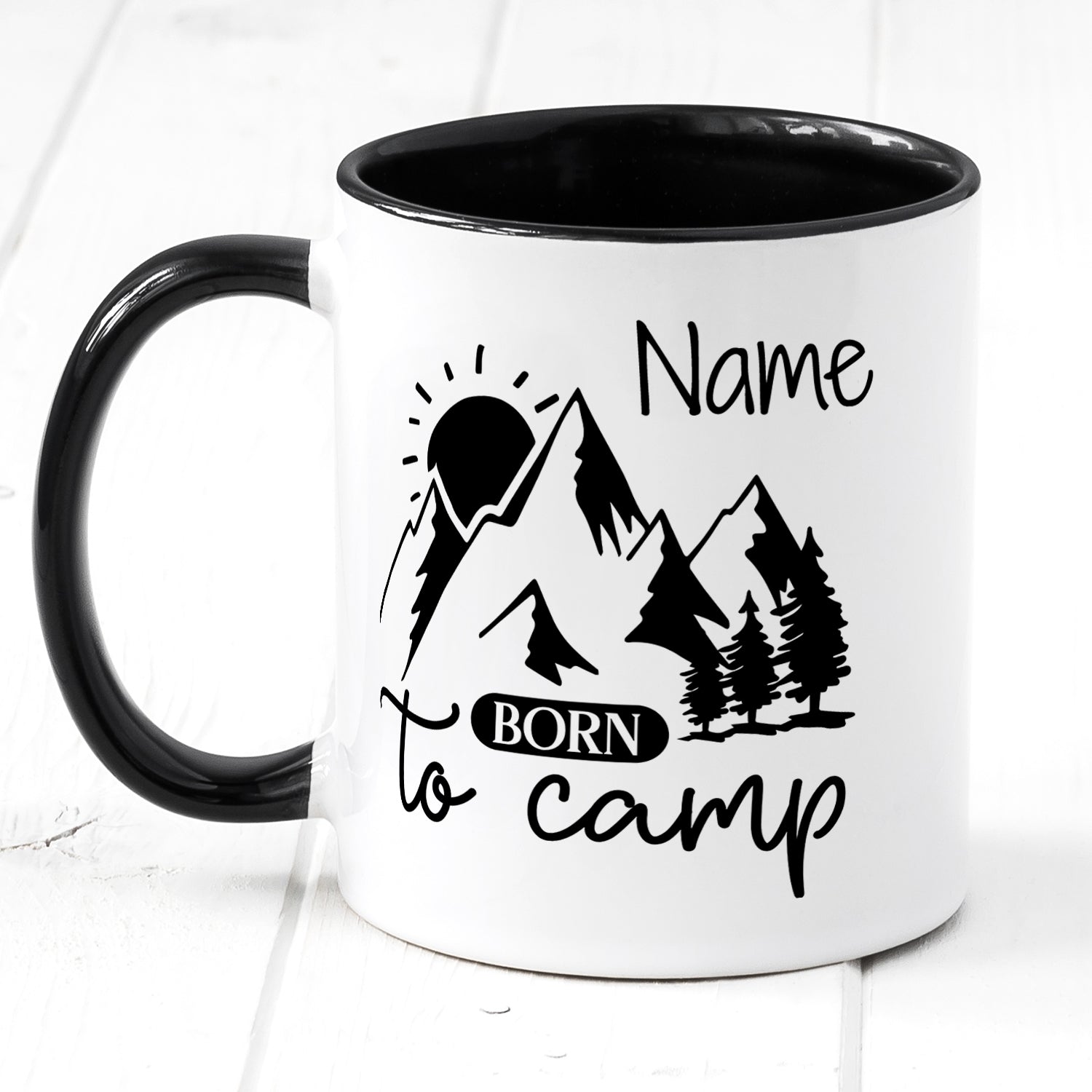 Tasse mit schwarzem Henkel, Bergmotiv und "Born to camp".