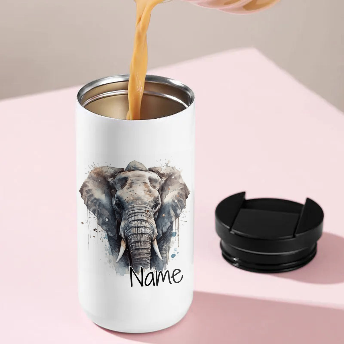 Weißer Edelstahlbecher mit Elefantenmotiv und personalisierbarem Namen.