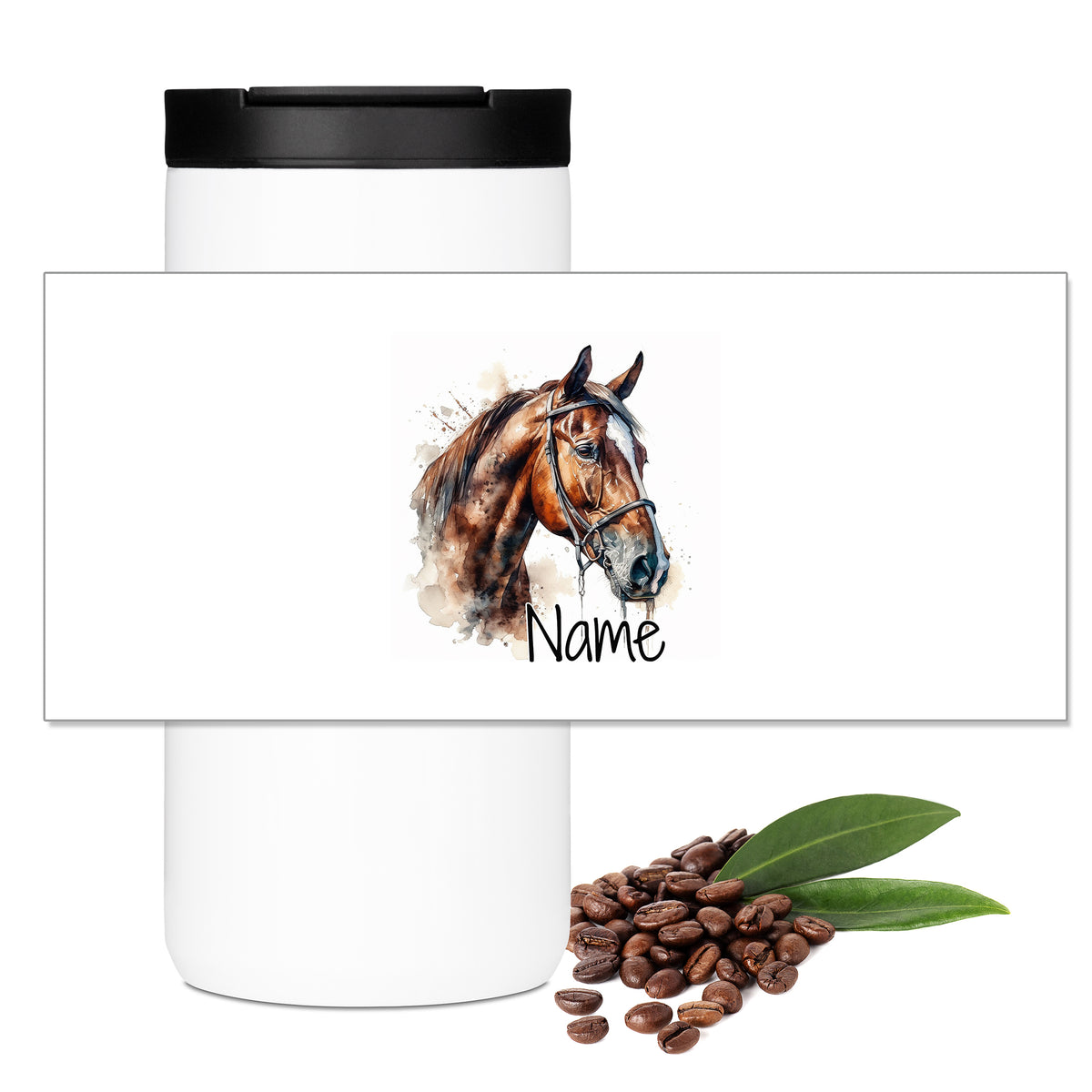 Weißer Kaffeebecher mit Pferdemotiv und personalisierbarem Namen.