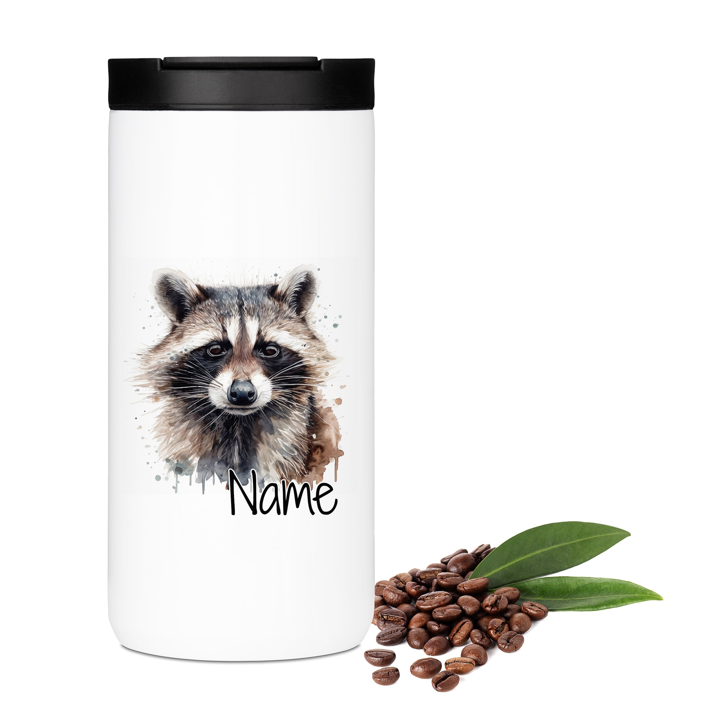 Weißer Kaffeebecher mit Waschbär-Motiv und personalisierbarem Namen.
