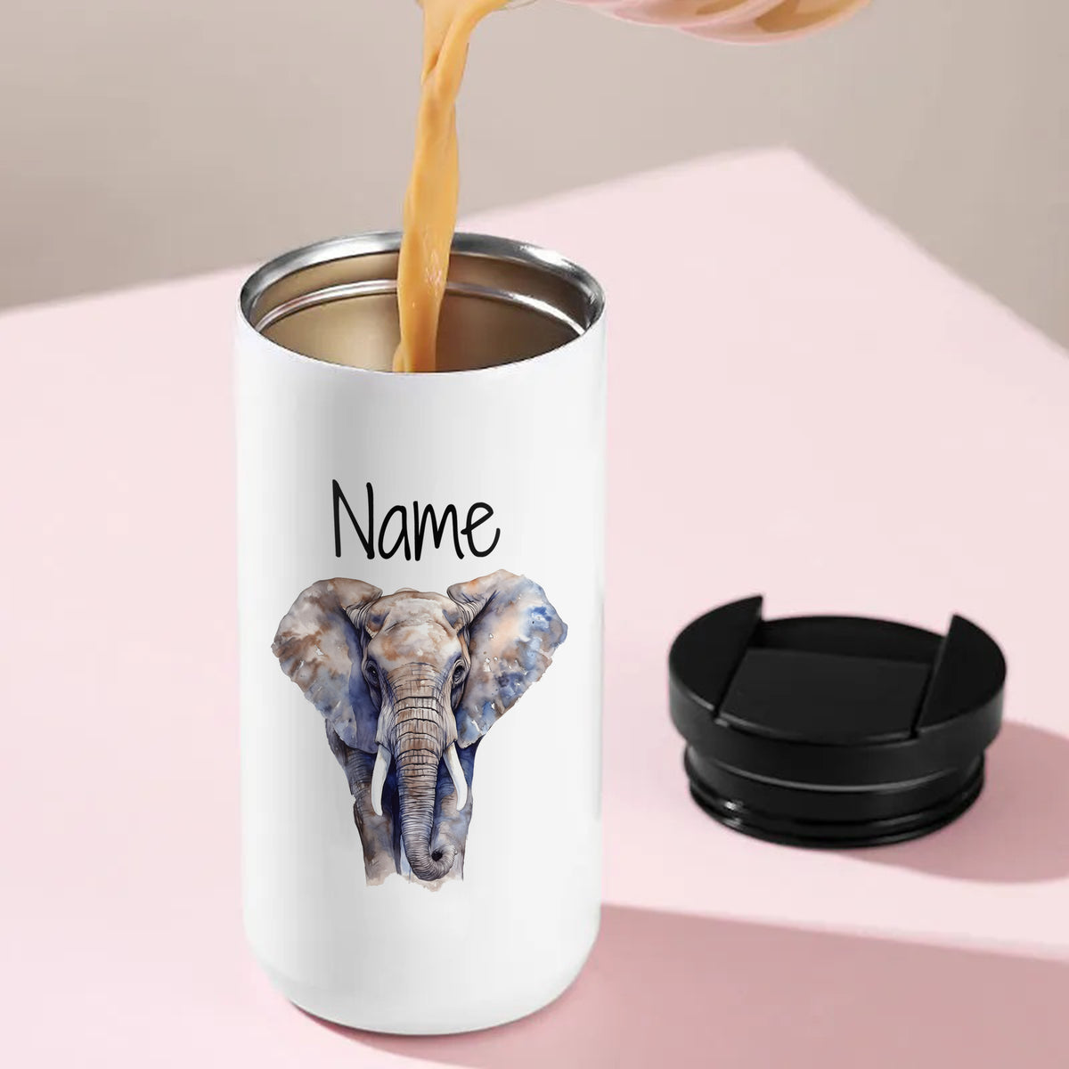 Weißer Edelstahlbecher mit Elefantenmotiv und personalisierbarem Namen.