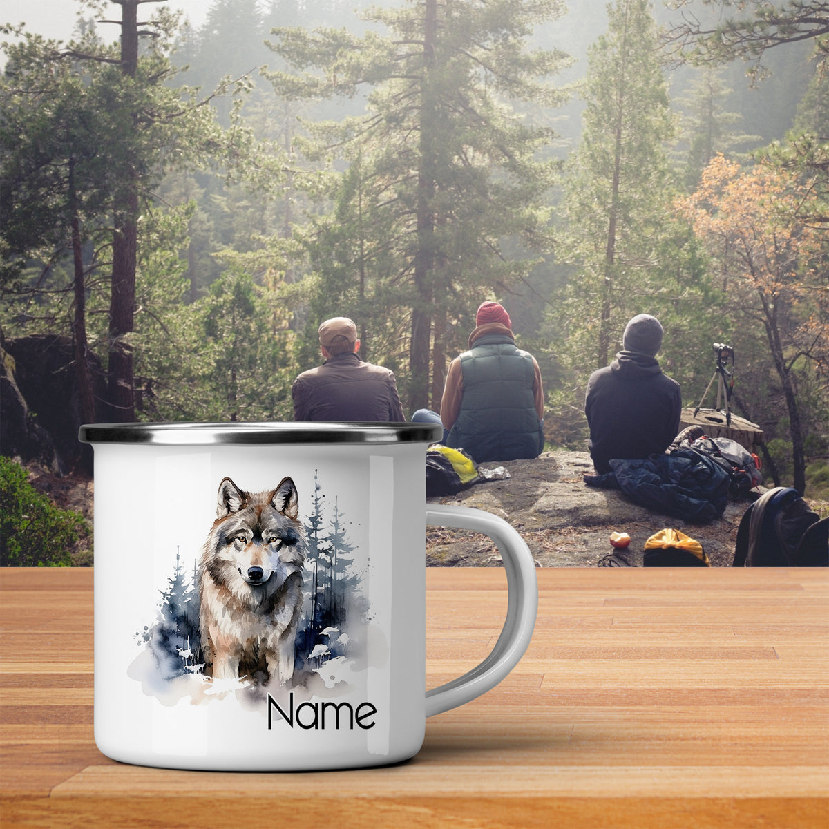 Emailbecher mit Wolfsmotiv und personalisierbarem Namen.
