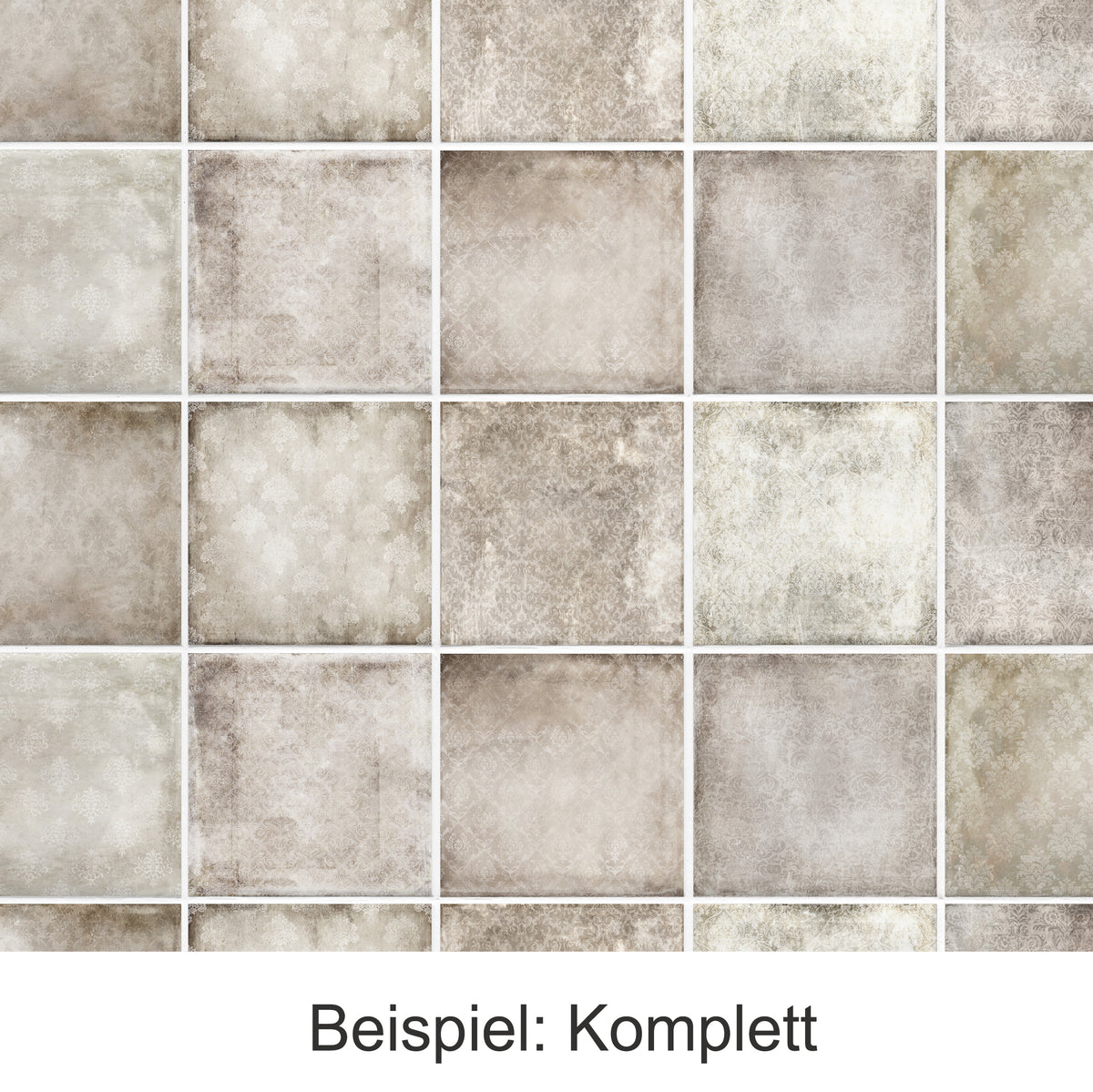 Fliesenmuster in Beige- und Grautönen, strukturierte Oberfläche.