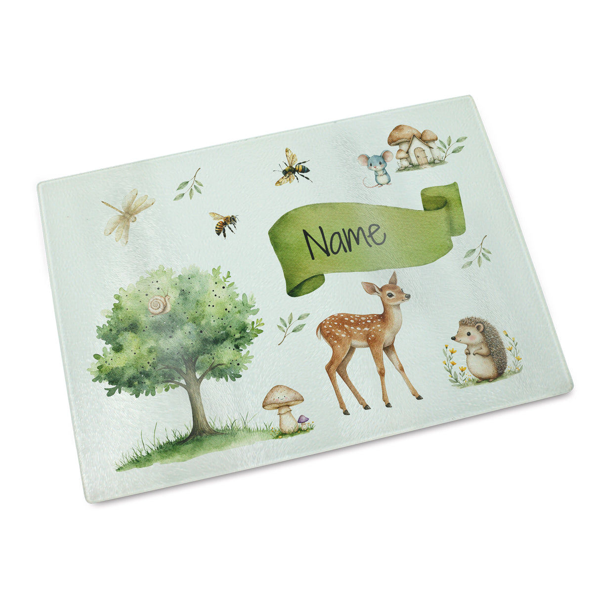 Personalisierte Kinderdecke mit Waldmotiven in sanften Farben.