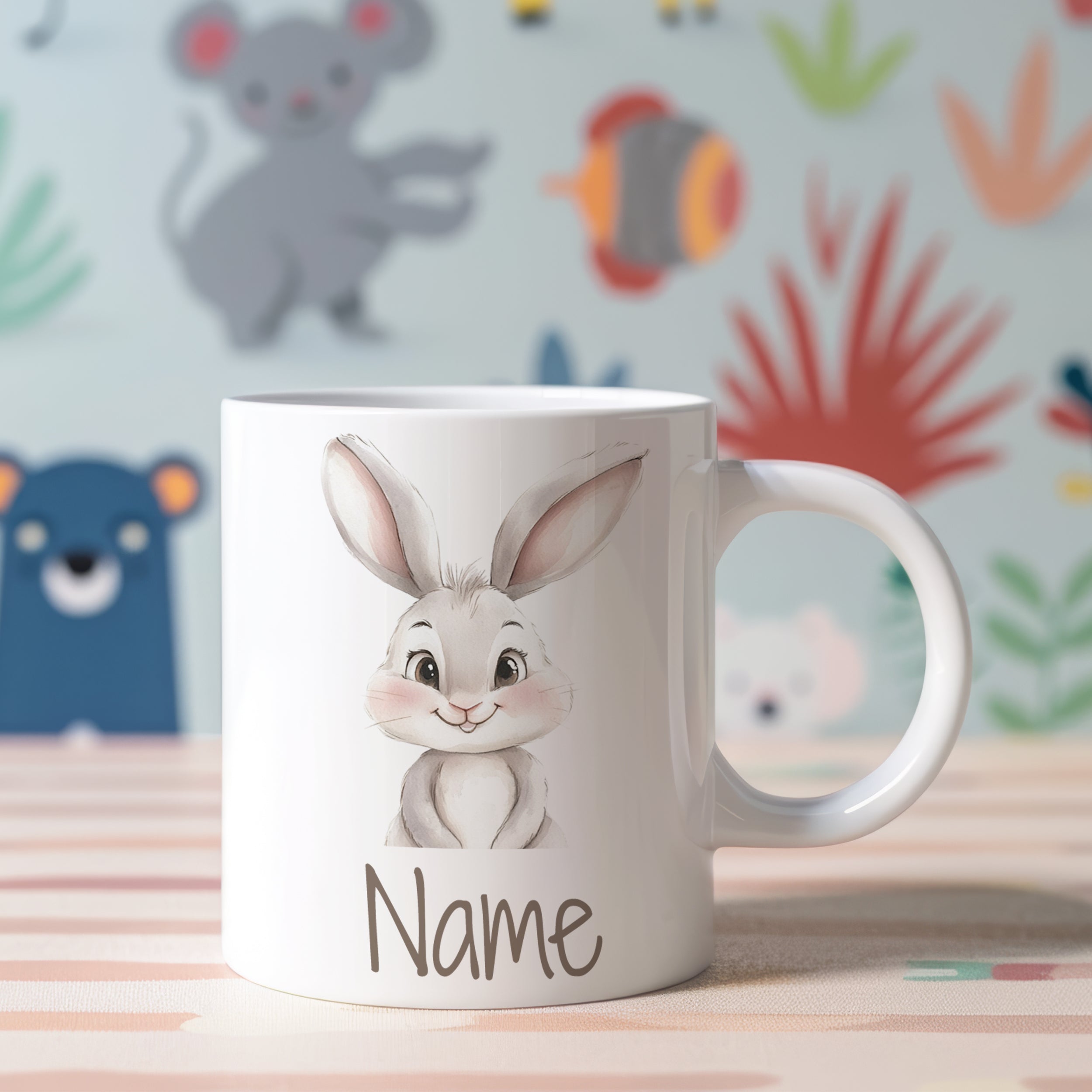 Tasse mit niedlichem Hasen