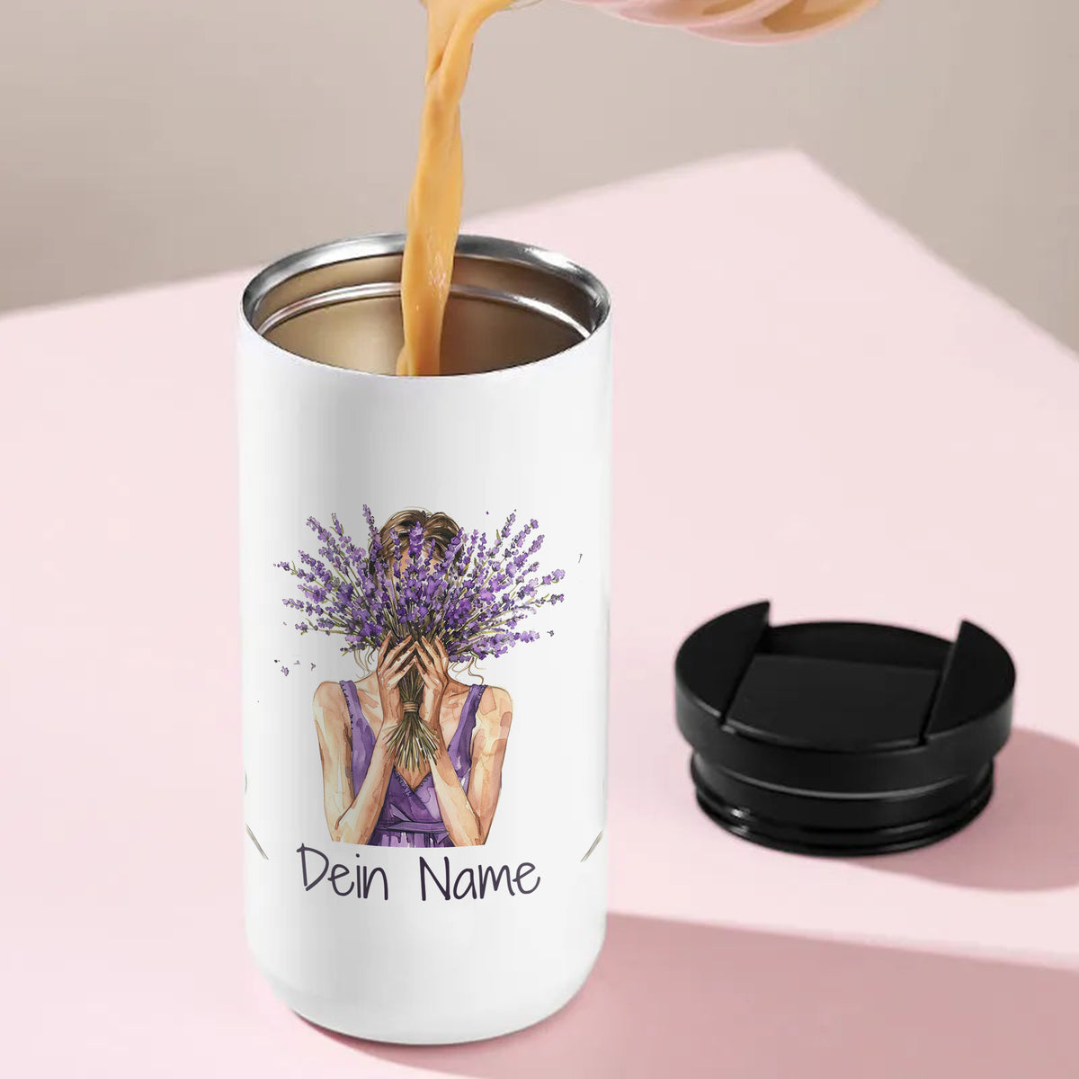 Weißer Edelstahlbecher mit Lavendel-Illustration und persönlichem Namen.