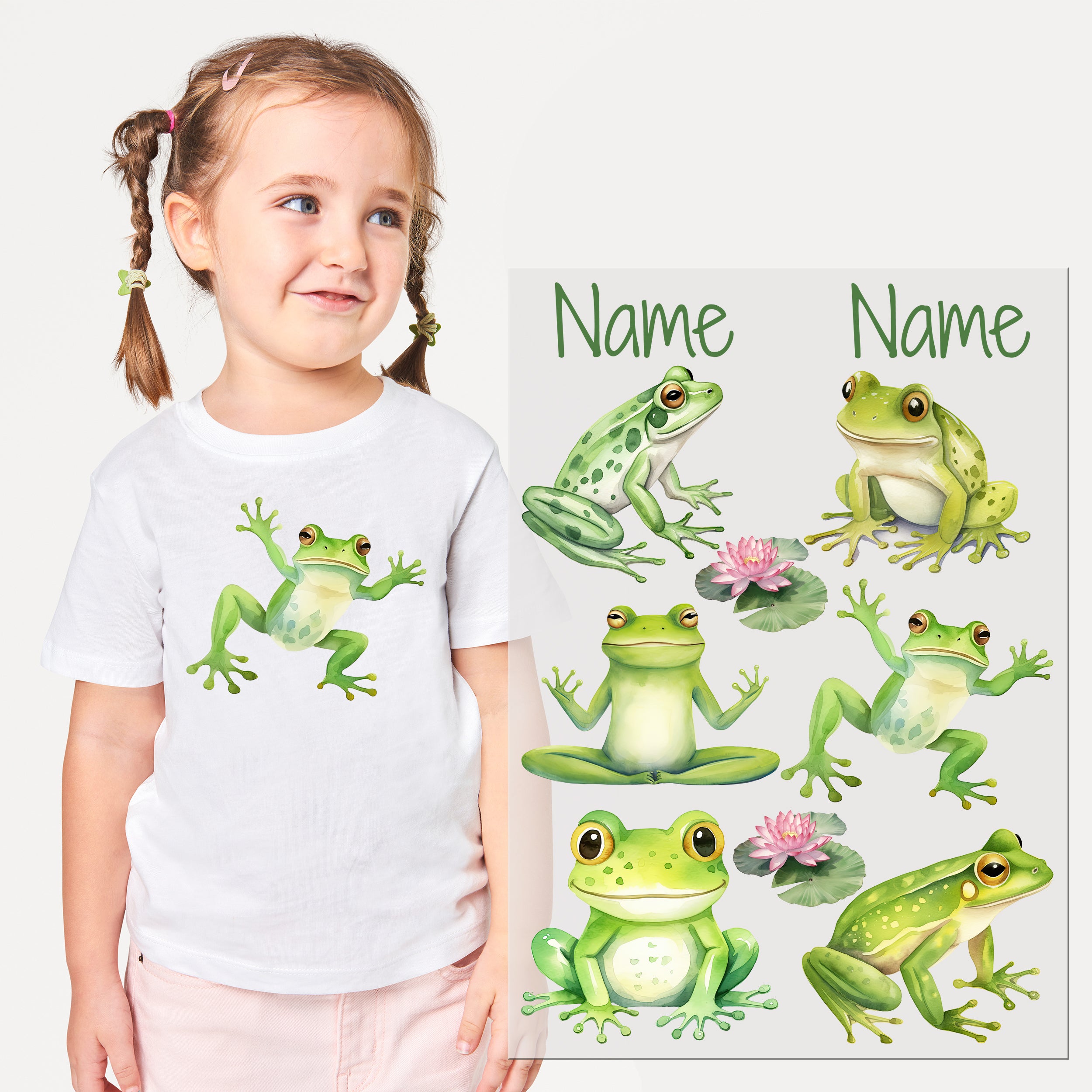 Weißes T-Shirt mit grünen Fröschen und personalisierbarem Namen.
