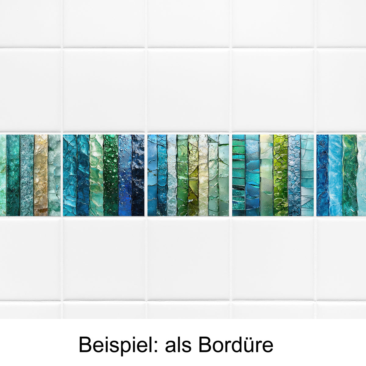 Bunte Mosaikbordüre in Blau- und Grüntönen.