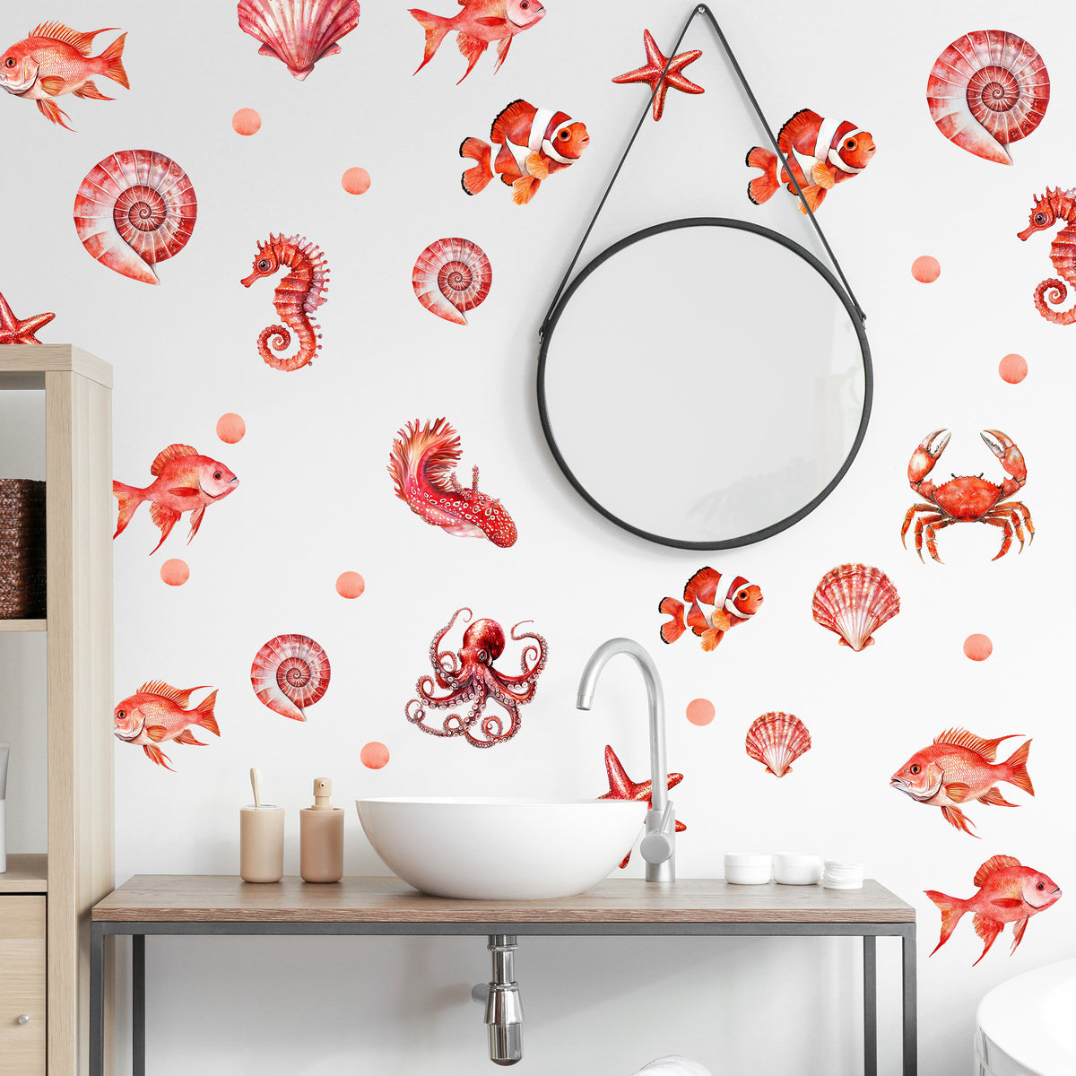 Wandtattoo mit roten Meeresbewohnern im Badezimmer