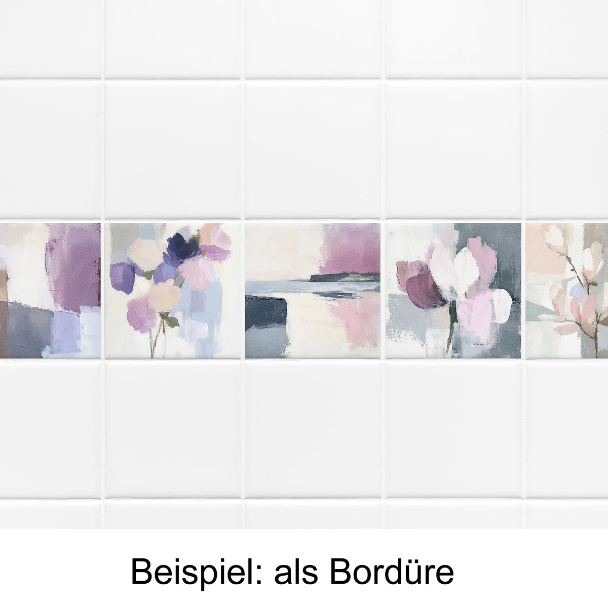 Fliesenbordüre mit floralen Motiven in Pastellfarben.