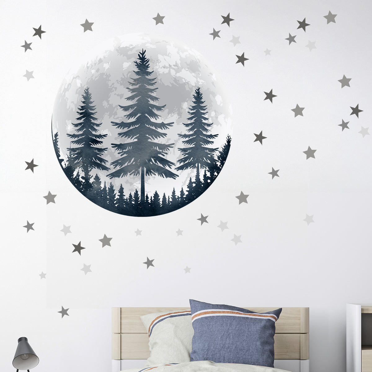 Wandtattoo mit Mond, Tannenwald und Sternen
