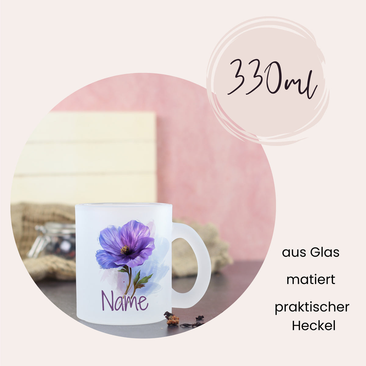 Glasbecher mit lila Blume und personalisiertem Namen, 330ml.