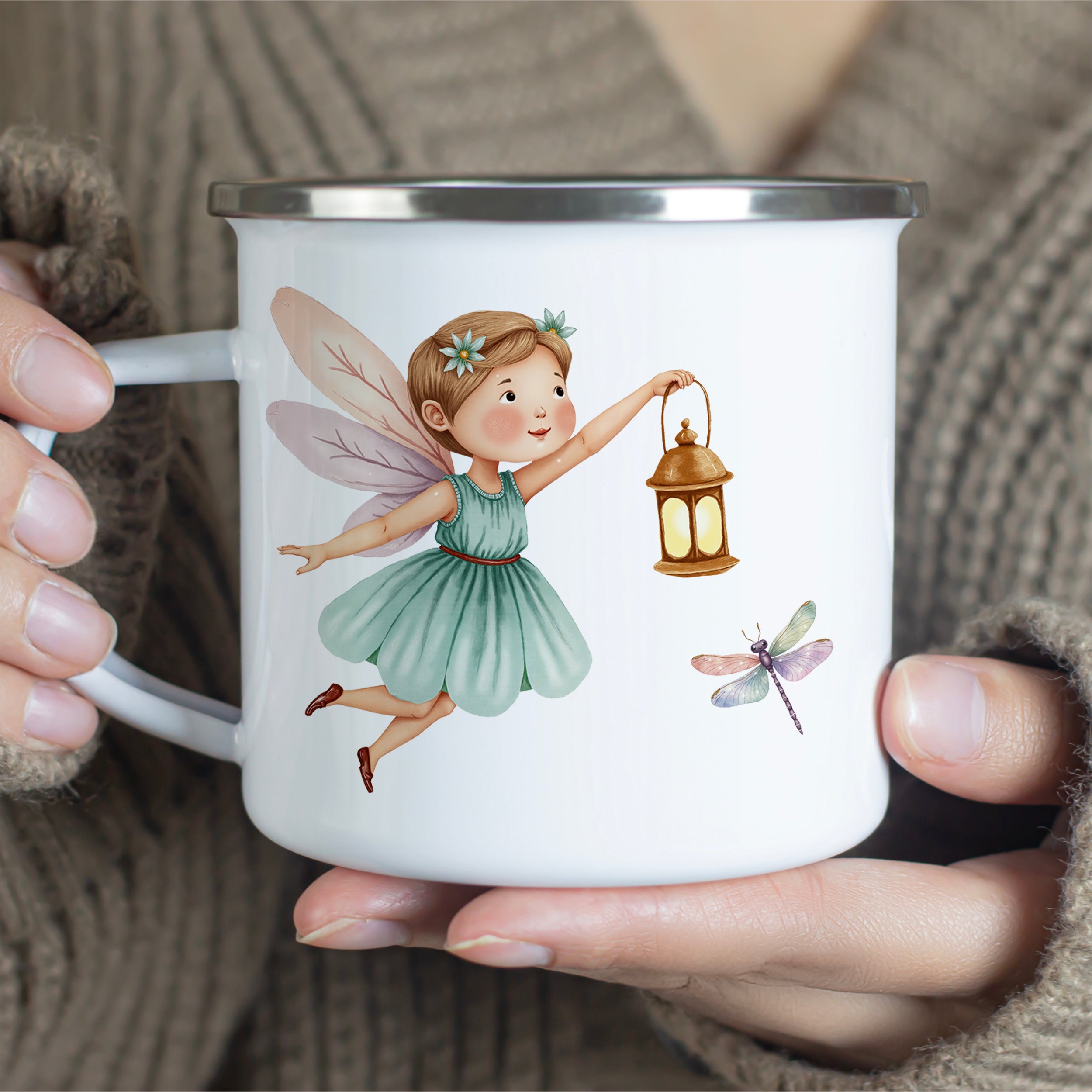 Tasse mit Feenmotiv, mintgrün, Laterne und Libelle.