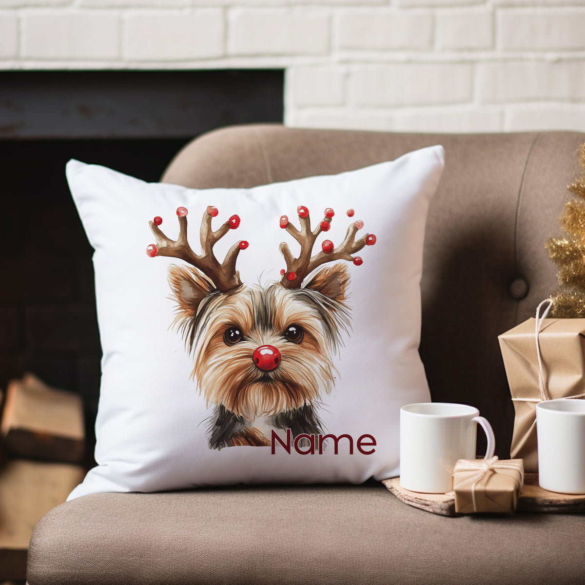 Kissen mit Yorkshire Terrier, Weihnachtsmütze und personalisierbarem Namen.
