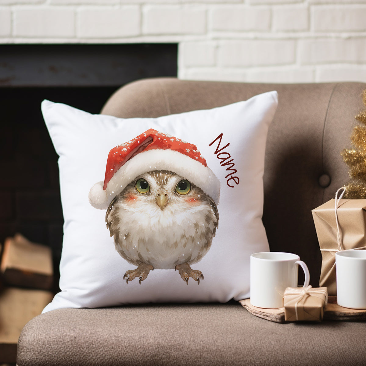 Kissen mit Eule im Weihnachtsmann-Hut, personalisierbar.