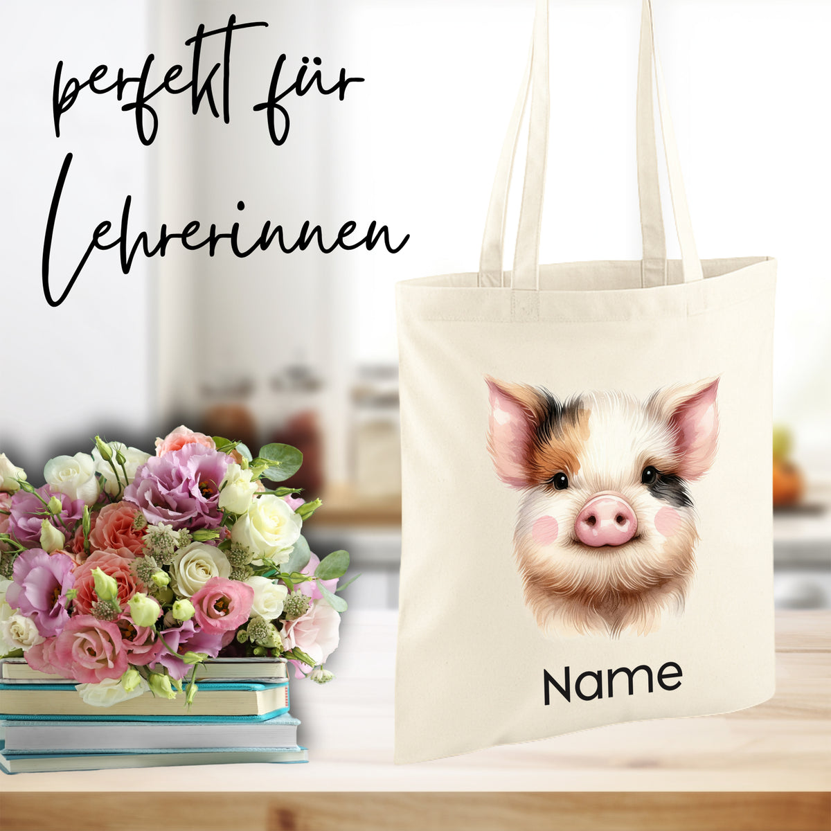 Beige Tasche mit Schwein-Motiv und Platz für Namen.