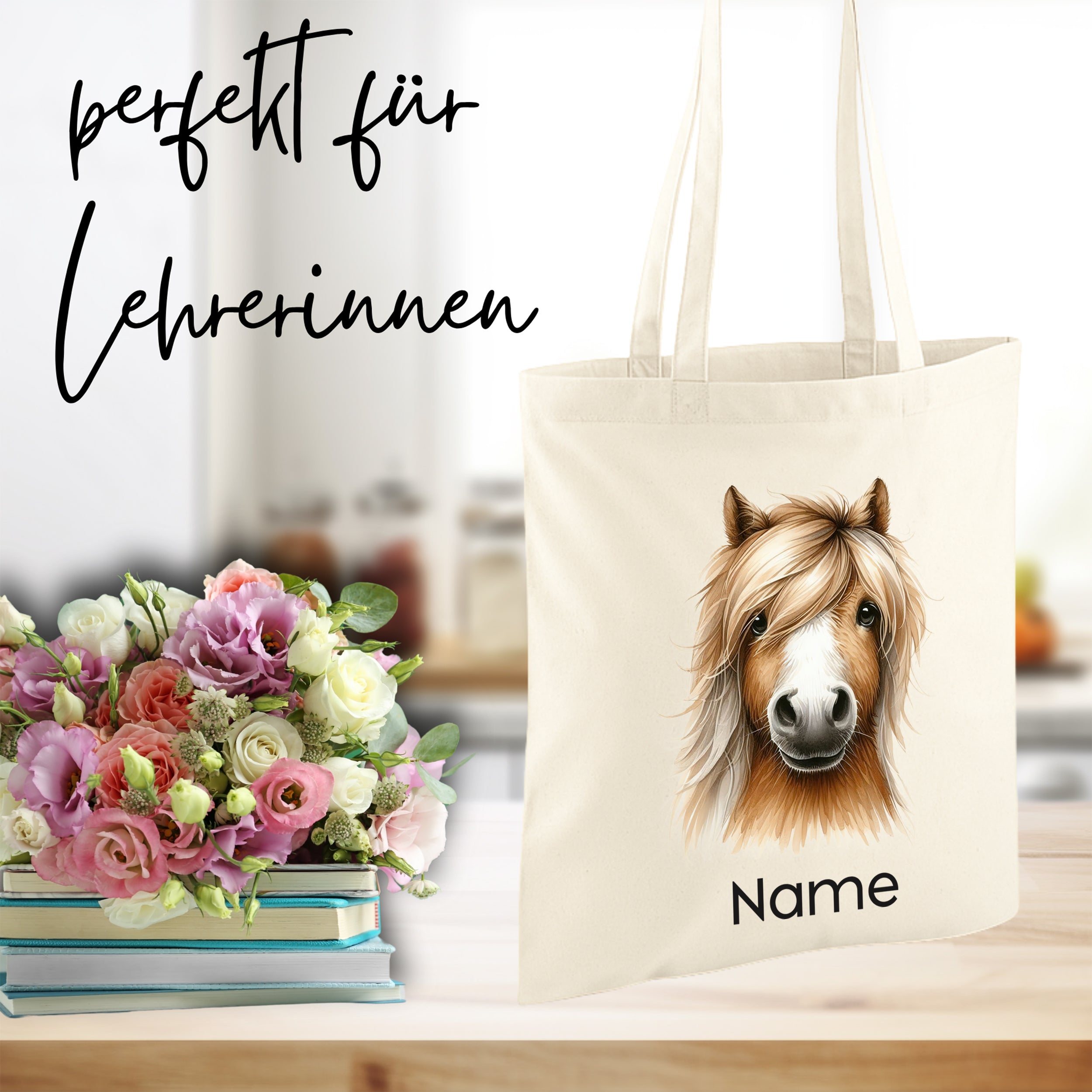 Beige Tasche mit Pferdeillustration und personalisierbarem Namen.