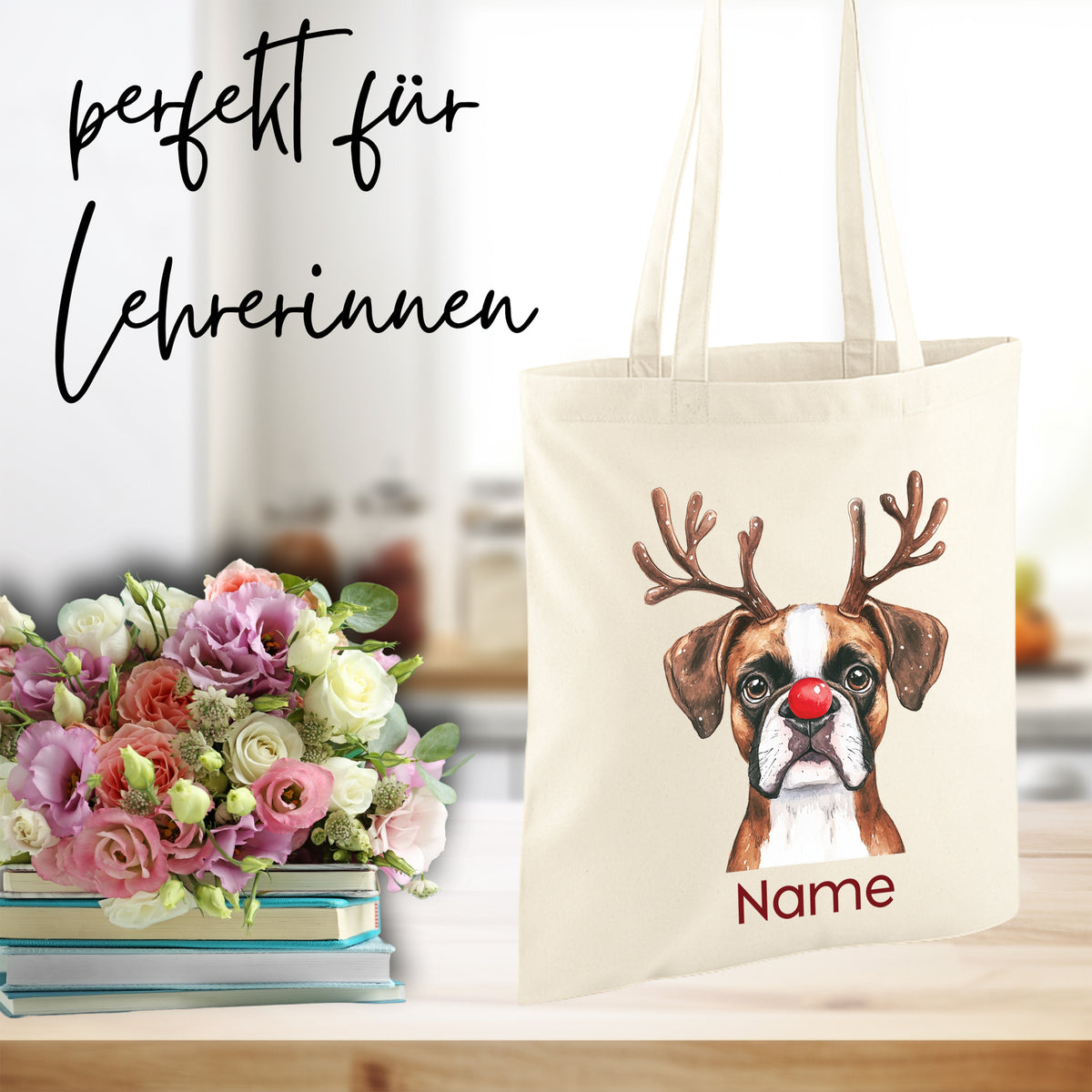 Beige Tasche mit Hundemotiv und Weihnachtsgeweih.