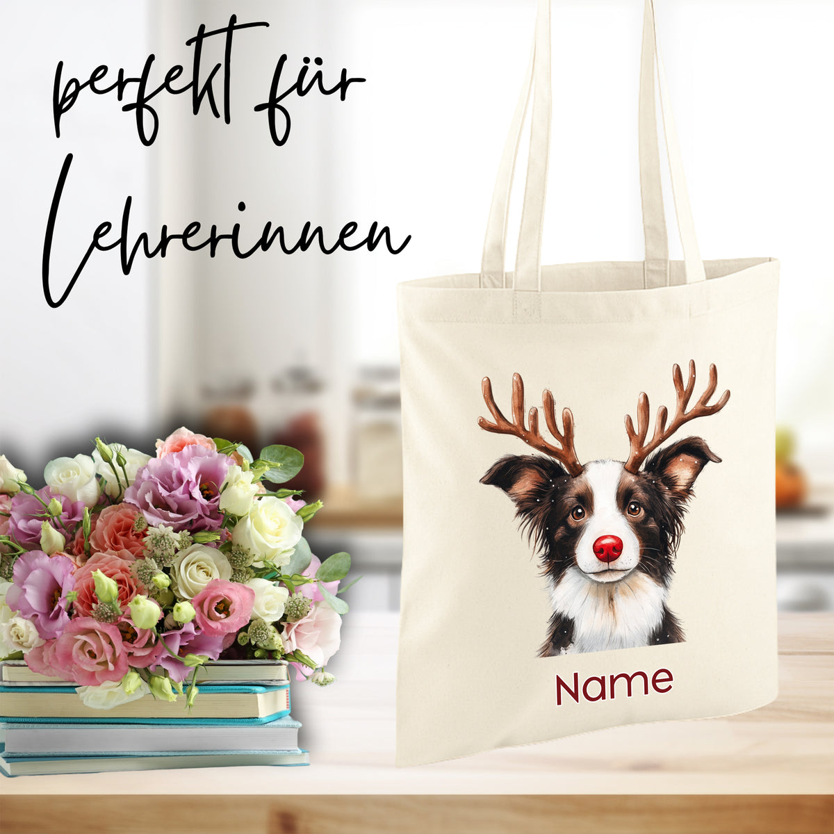 Beige Tasche mit Hund und Rentiergeweih, personalisierbar.