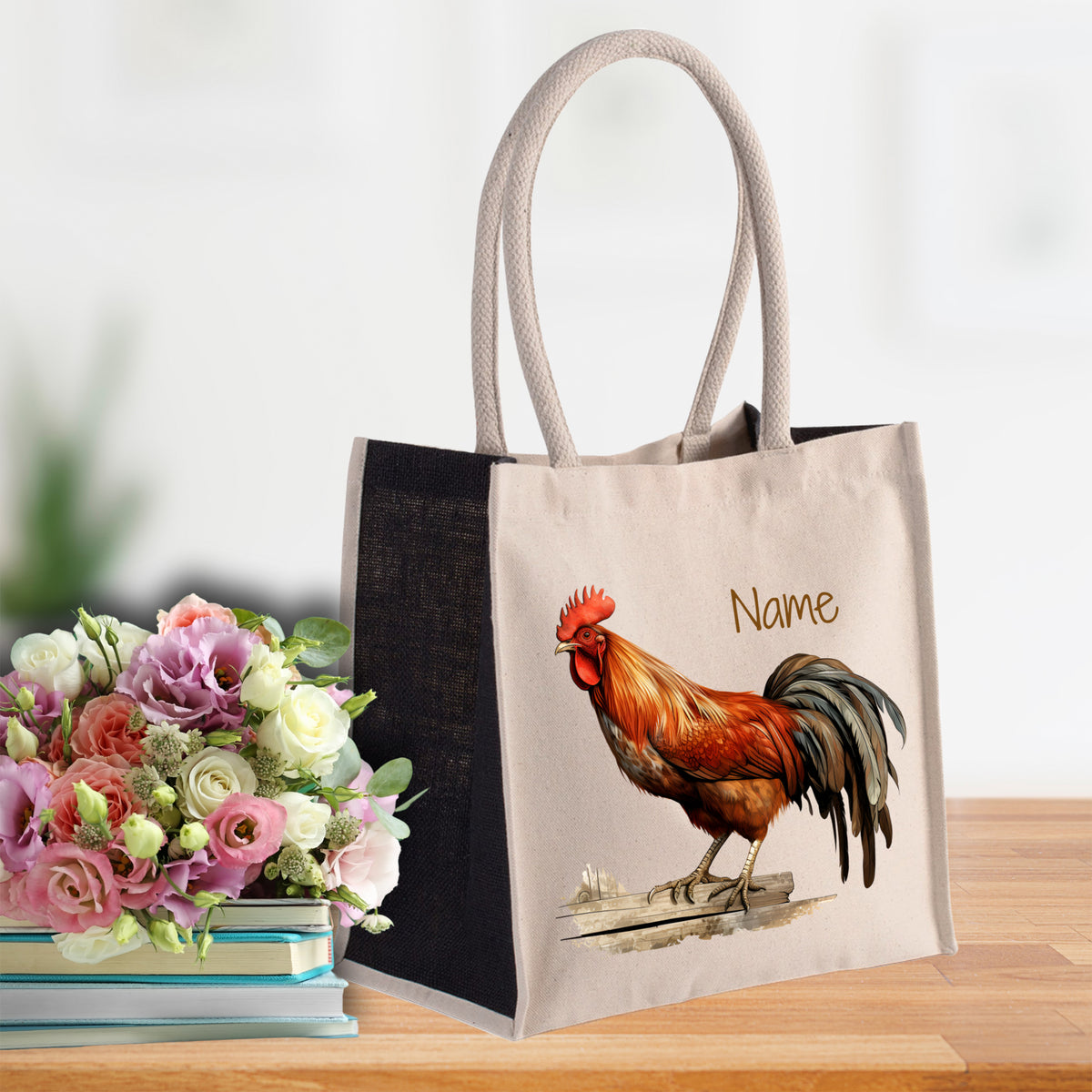 Beige Tasche mit Huhn-Motiv und personalisierbarem Namen.