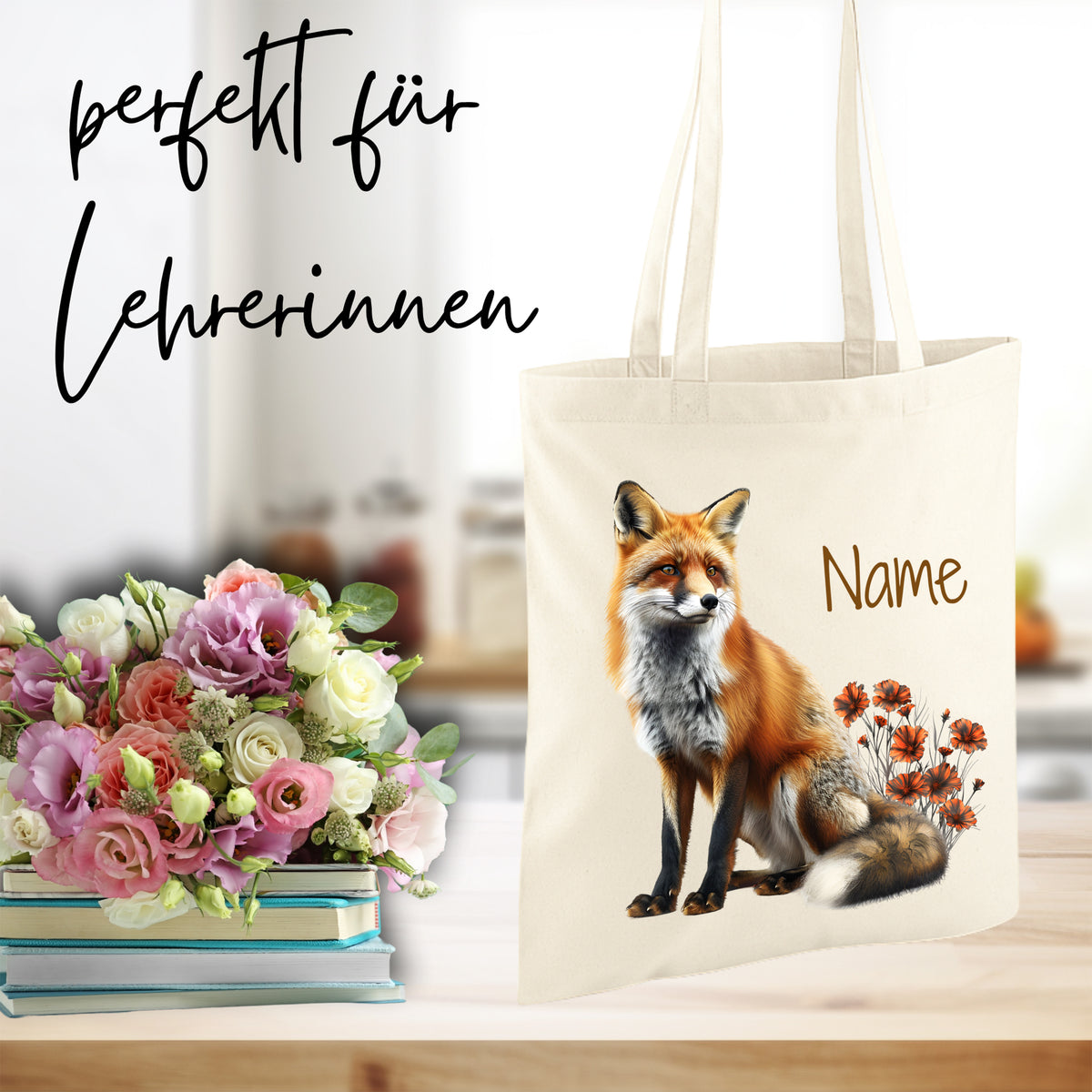 Beige Tasche mit Fuchs-Motiv und Blumen, personalisierbar.
