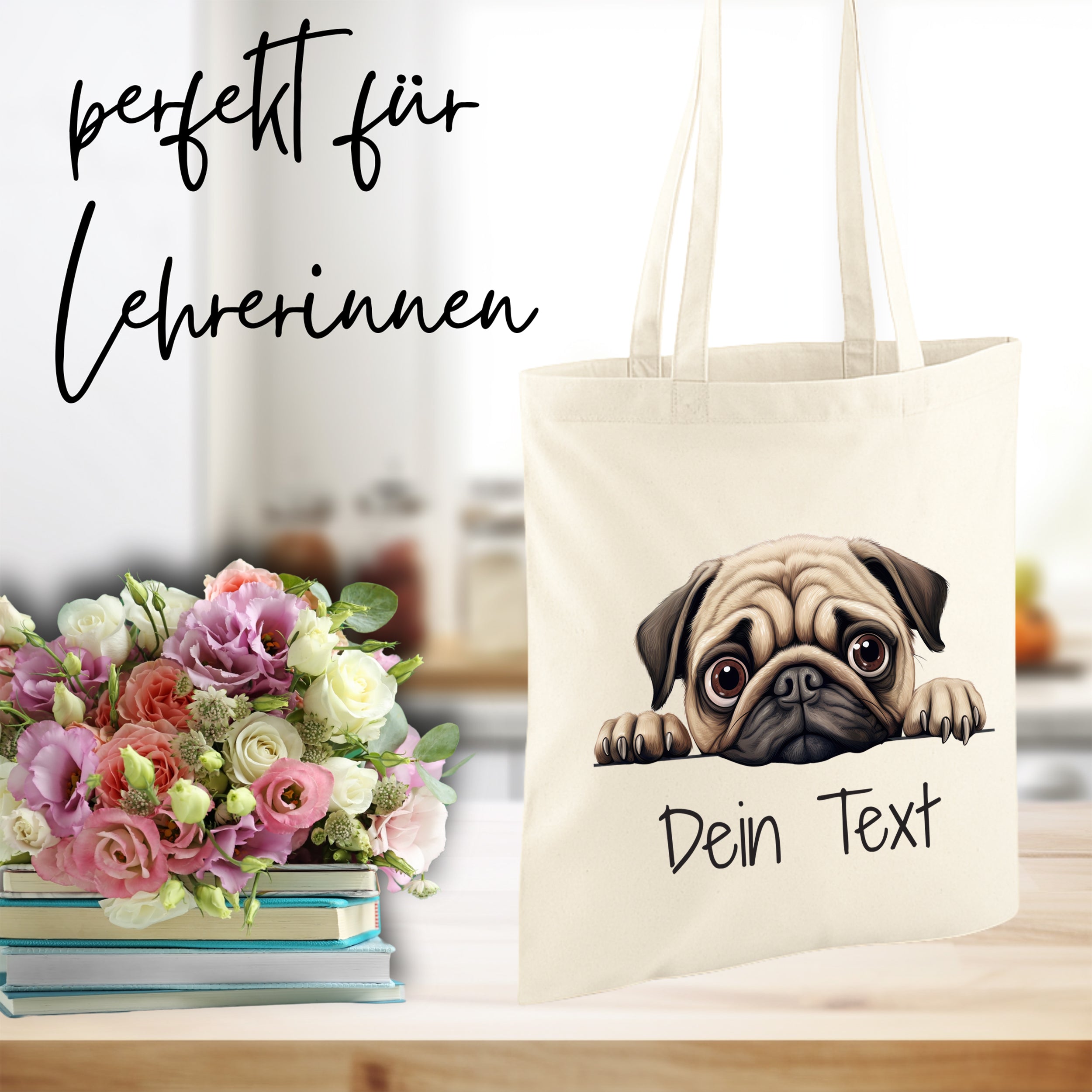 Beige Tasche mit Pug-Motiv und personalisierbarem Text.