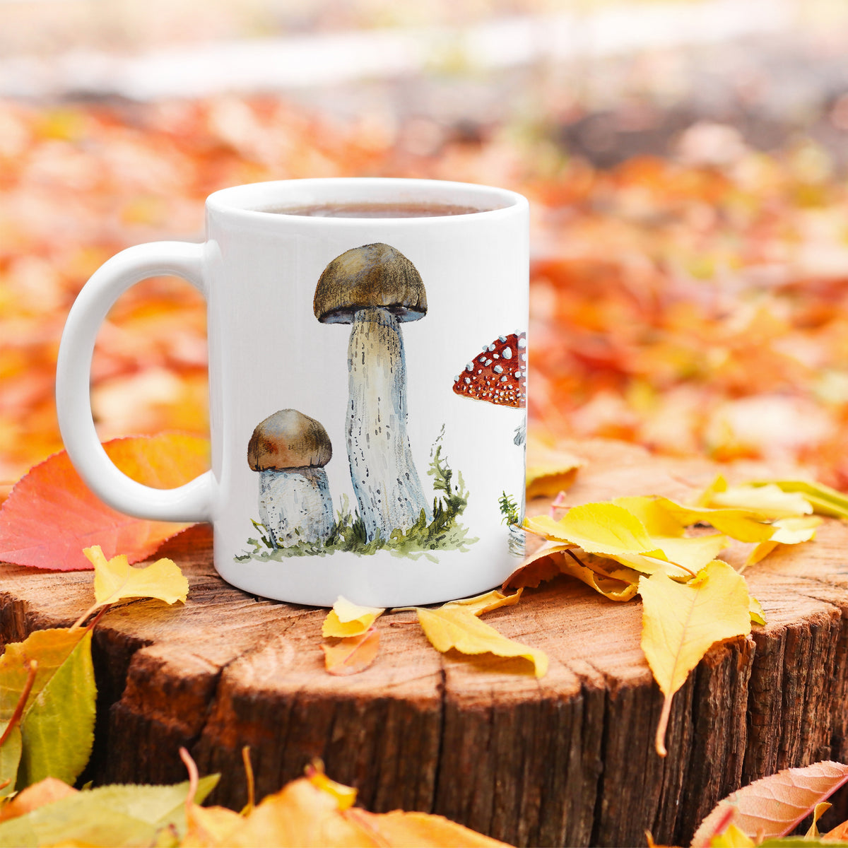 Tasse mit Pilzmotiv