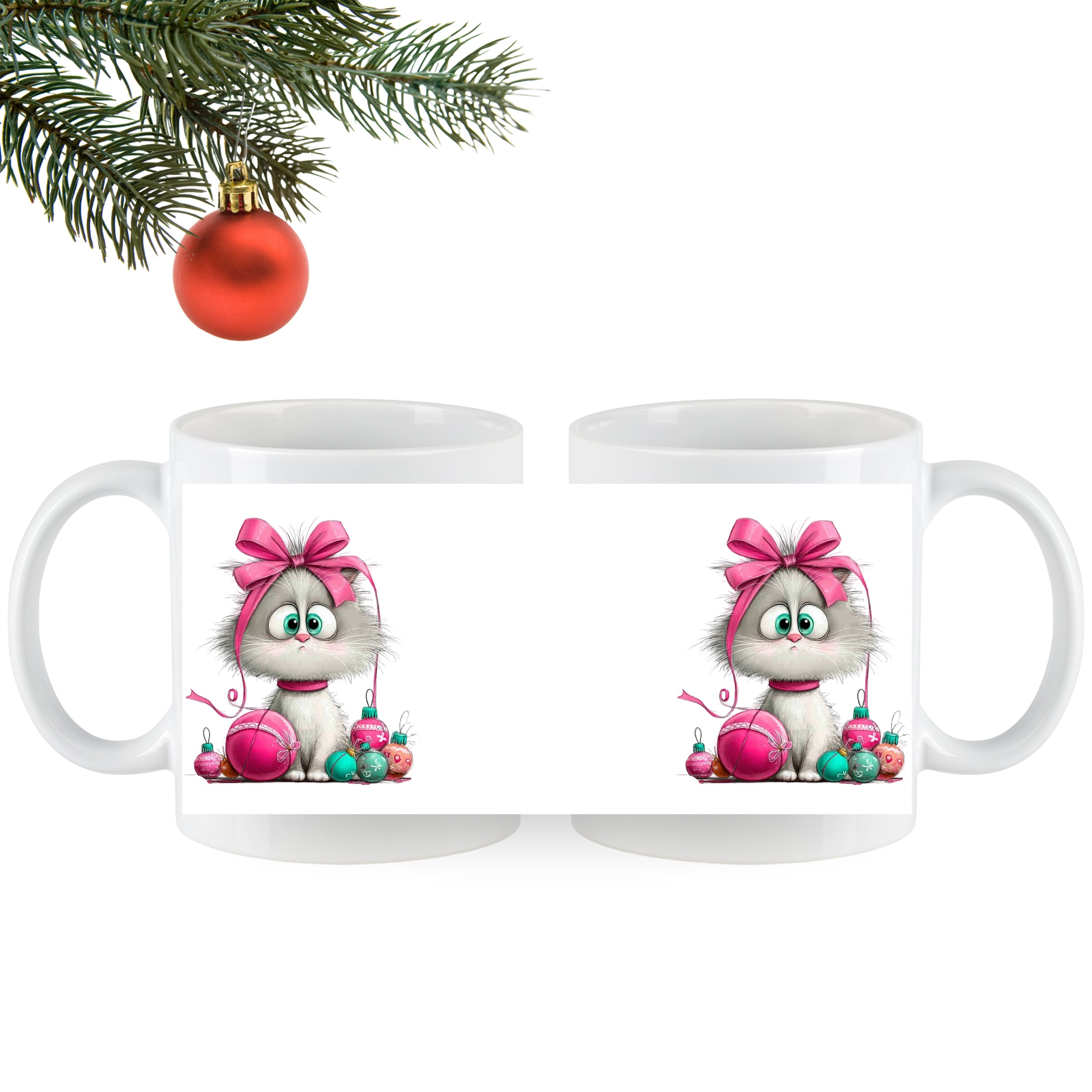 Tasse mit niedlichem Kätzchen, rosa Schleife und Weihnachtskugeln.