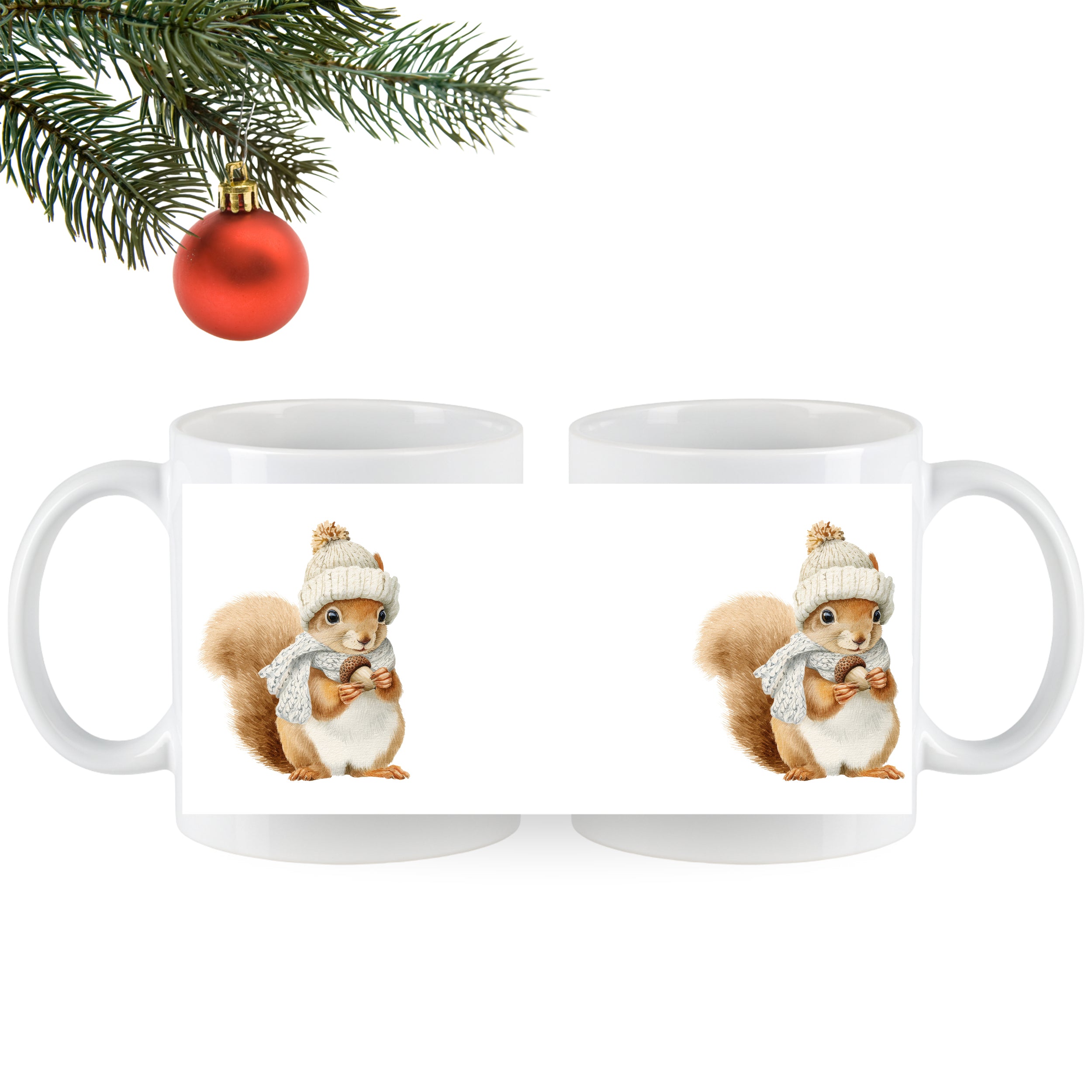 Tasse mit Eichhörnchen, braun und weiß, winterlich dekoriert.