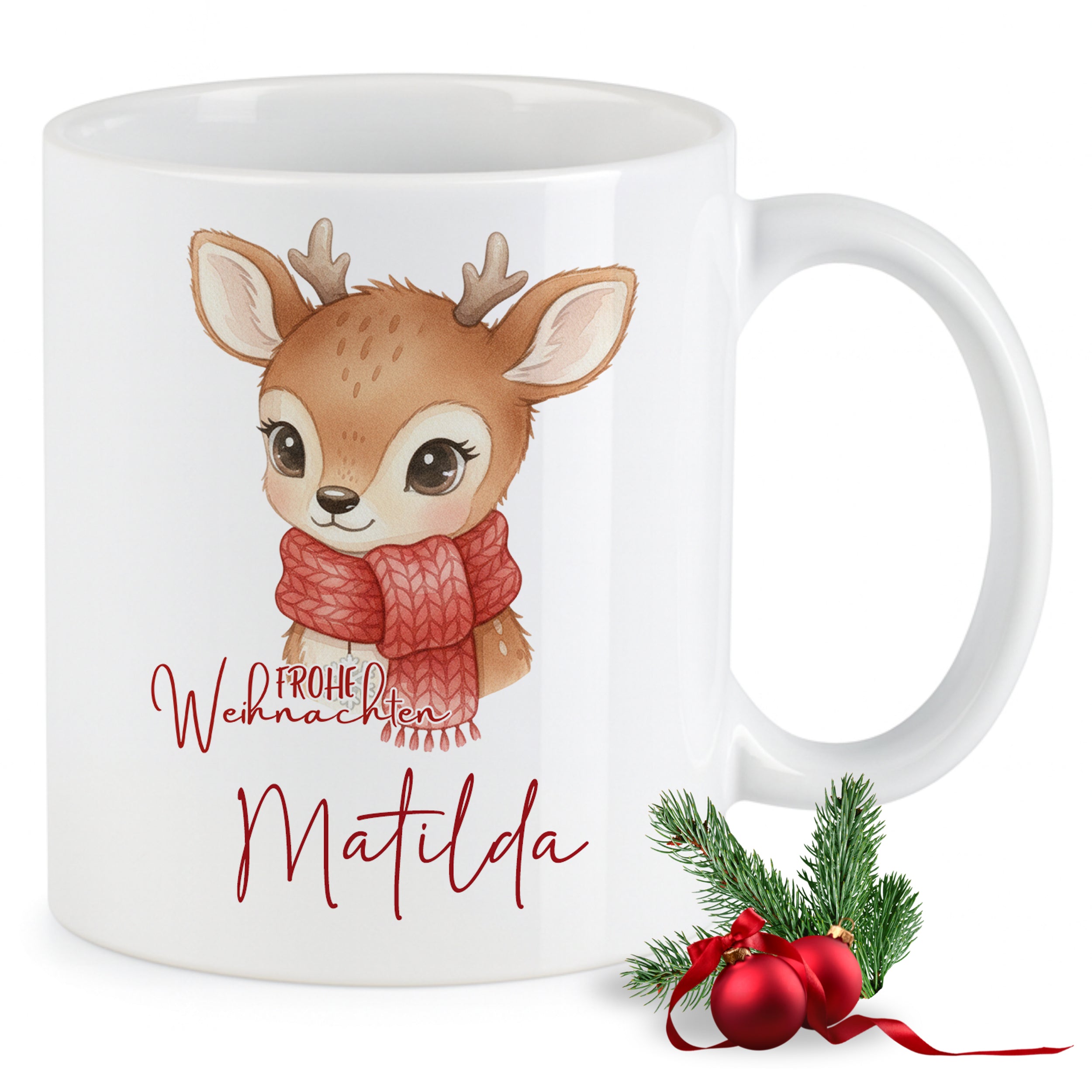 Weißer Becher mit Reh-Motiv und Weihnachtsgrüßen.