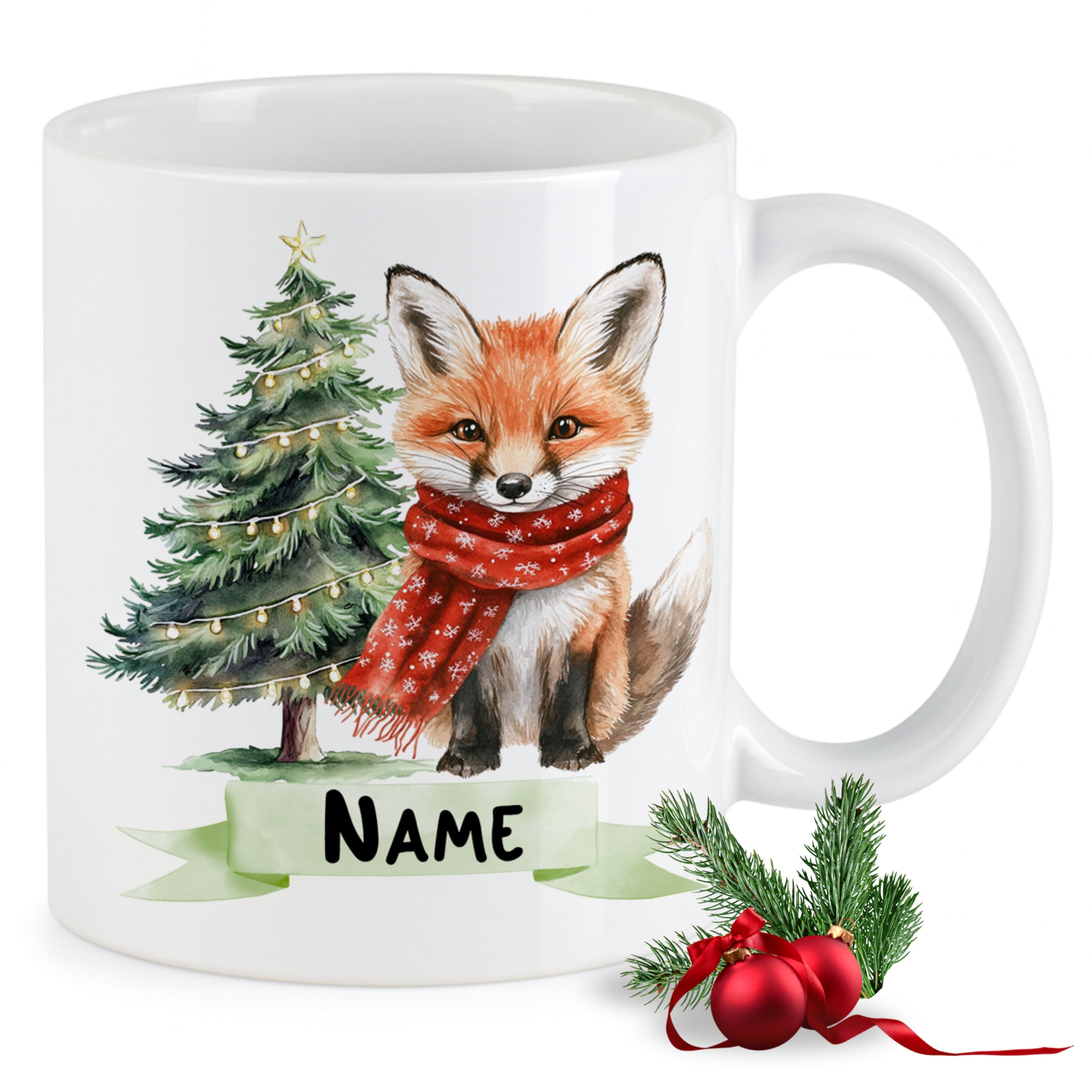 Weißer Becher mit Fuchs, Weihnachtsbaum und personalisierbarem Namen.