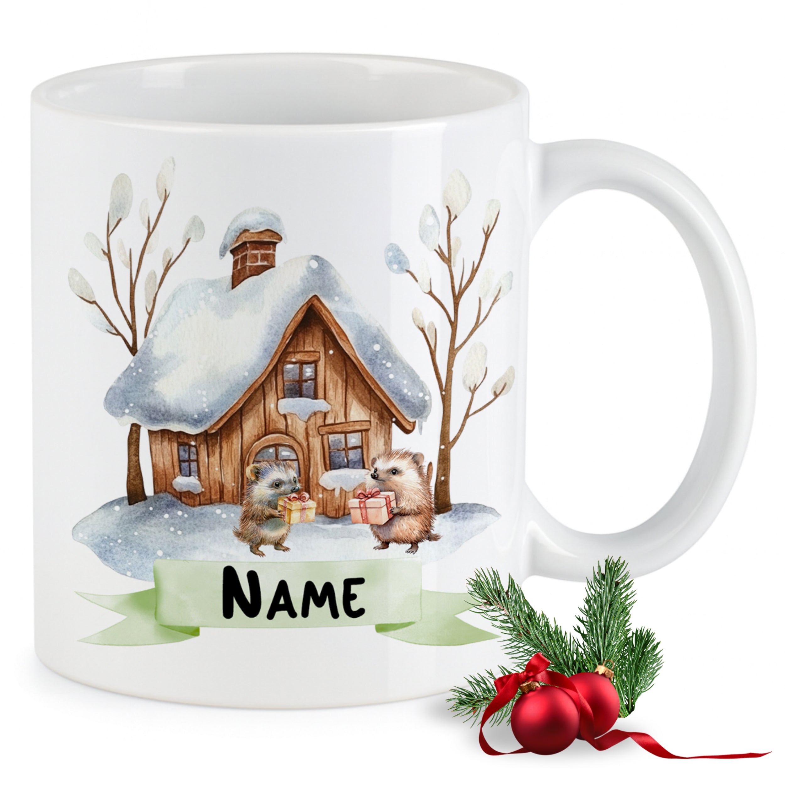 Weißer Becher mit winterlicher Tierillustration und personalisierbarem Namen.