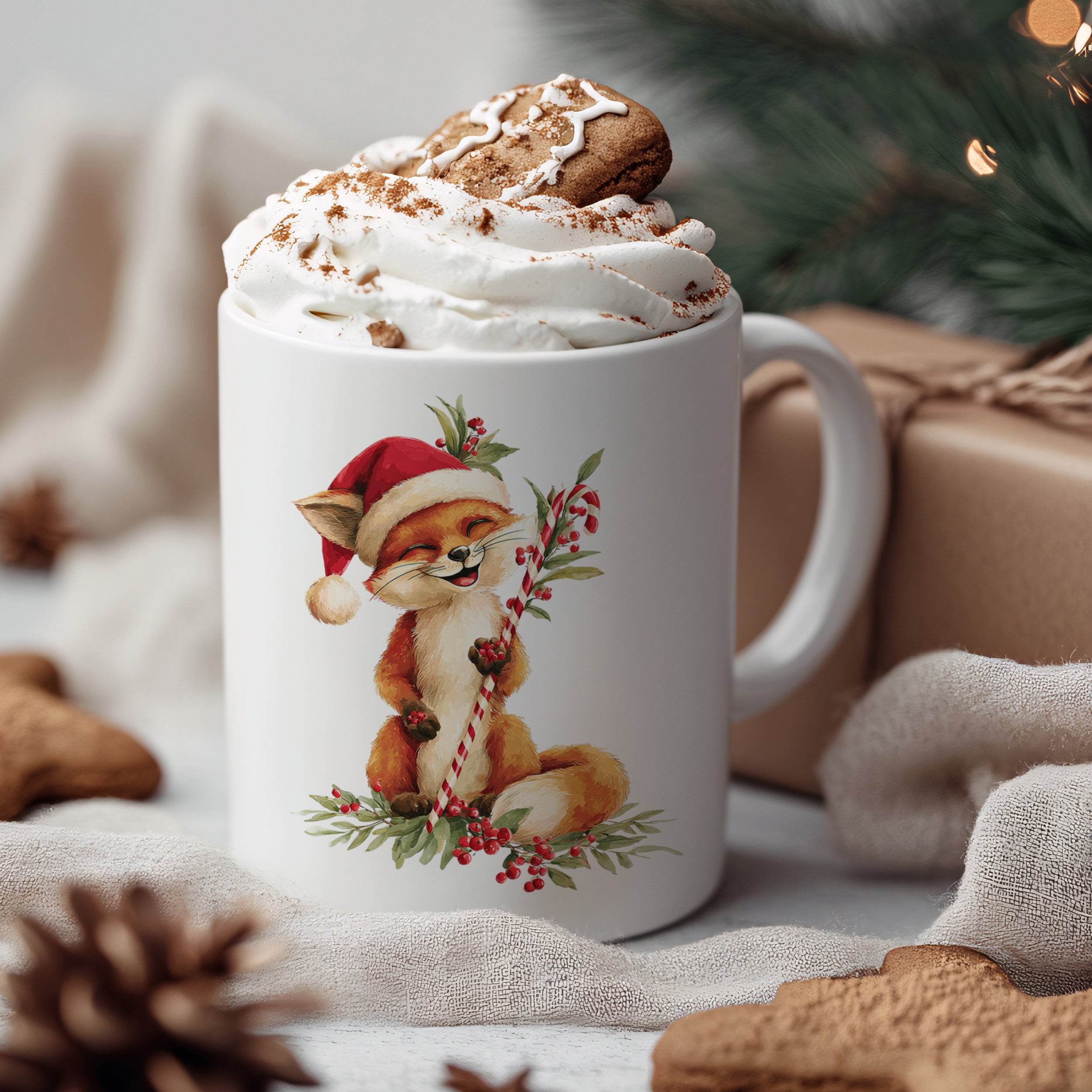 Weißer Becher mit Weihnachtsfuchs und Zuckerstange.