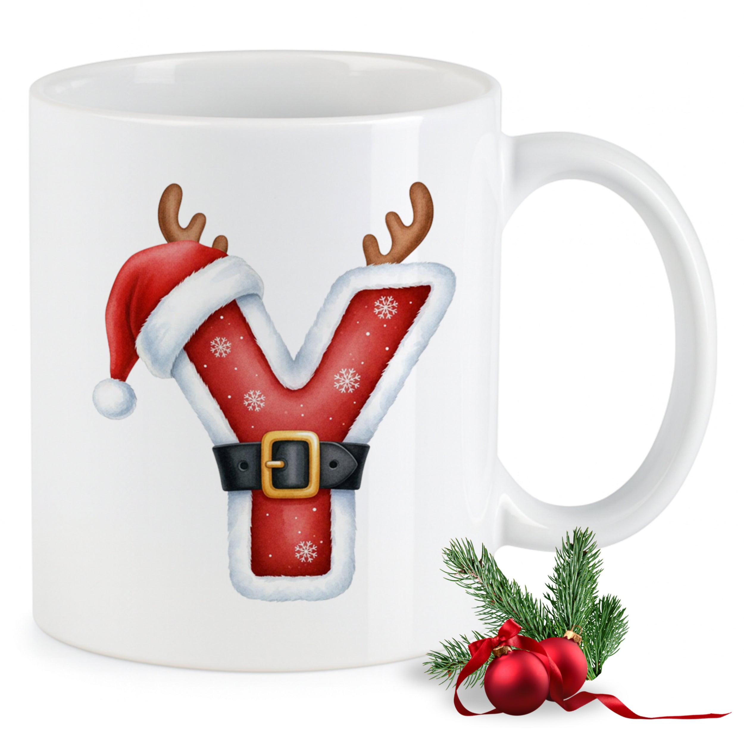 Weißer Becher mit rotem Weihnachtsbuchstaben Y und Mütze.