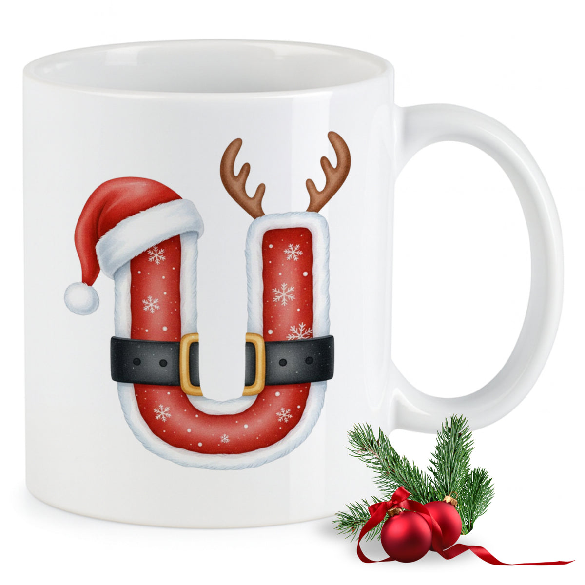 Weißer Weihnachtsbecher mit rotem "U", Weihnachtsmütze und Geweihen.