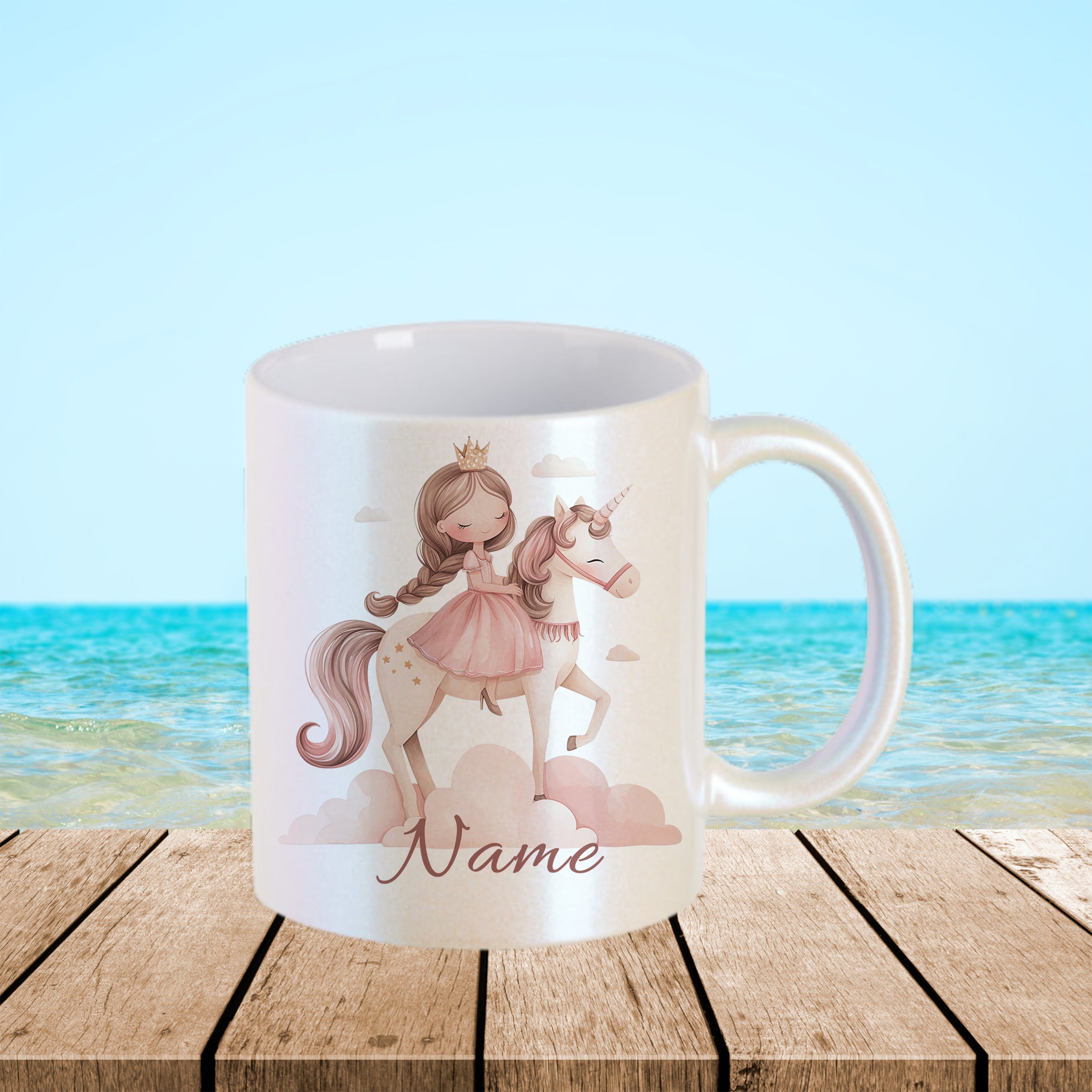 Tasse mit Einhorn-Motiv und personalisierbarem Namen.