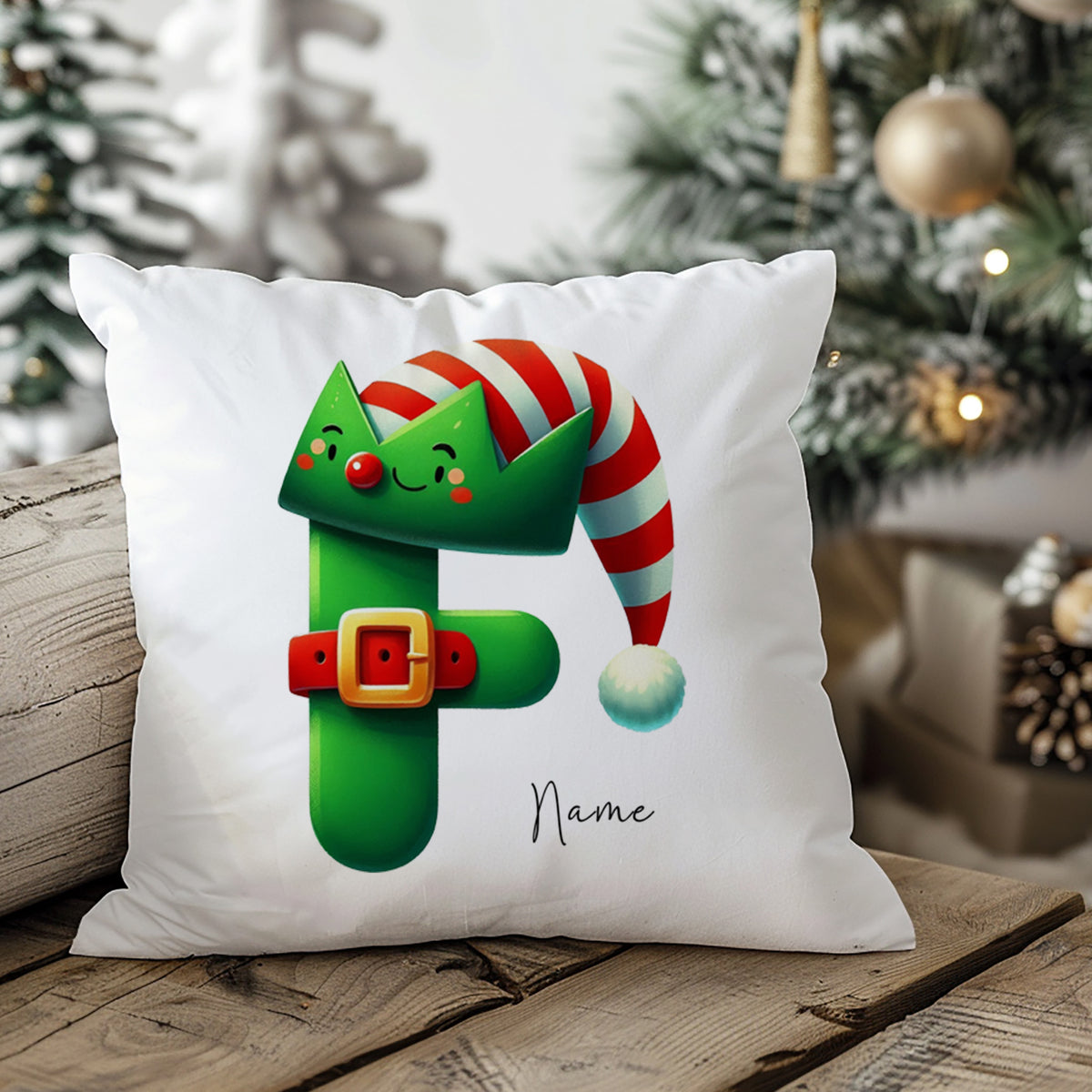 Grüner Kissenbezug mit Weihnachtsmann-Motiv und personalisierbarem Namen.