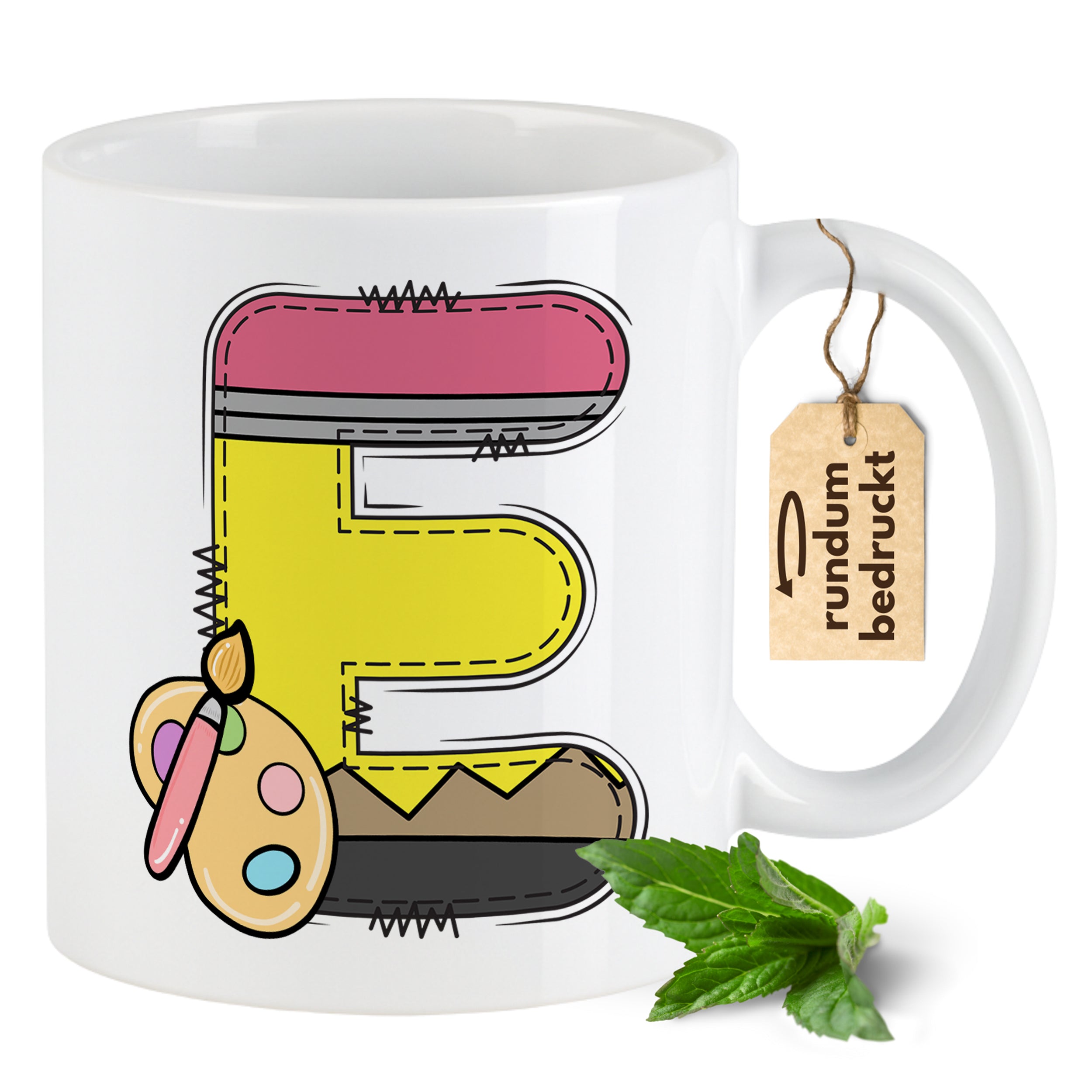 Bunte Tasse mit kreativem Buchstaben E und Farbpalette.