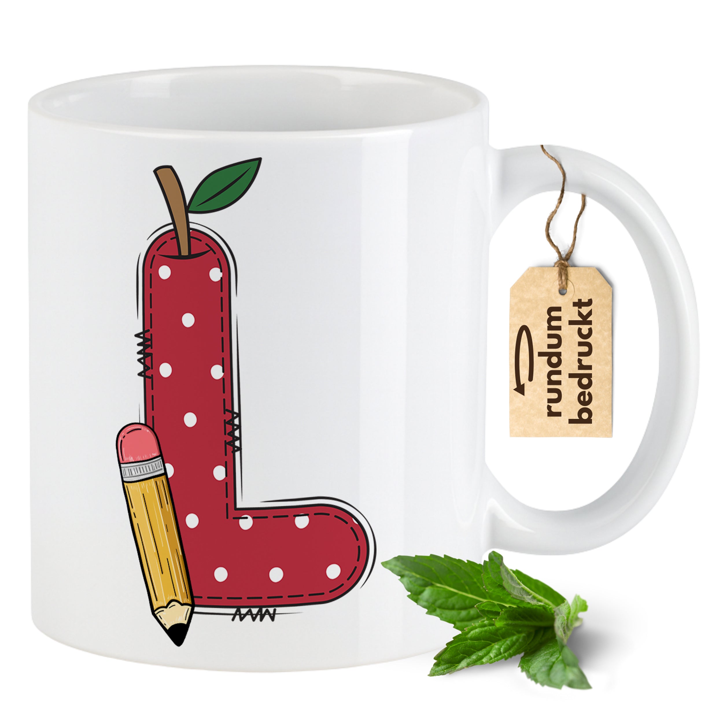 Weiße Tasse mit rotem, gepunktetem Buchstaben "L" und Bleistift.