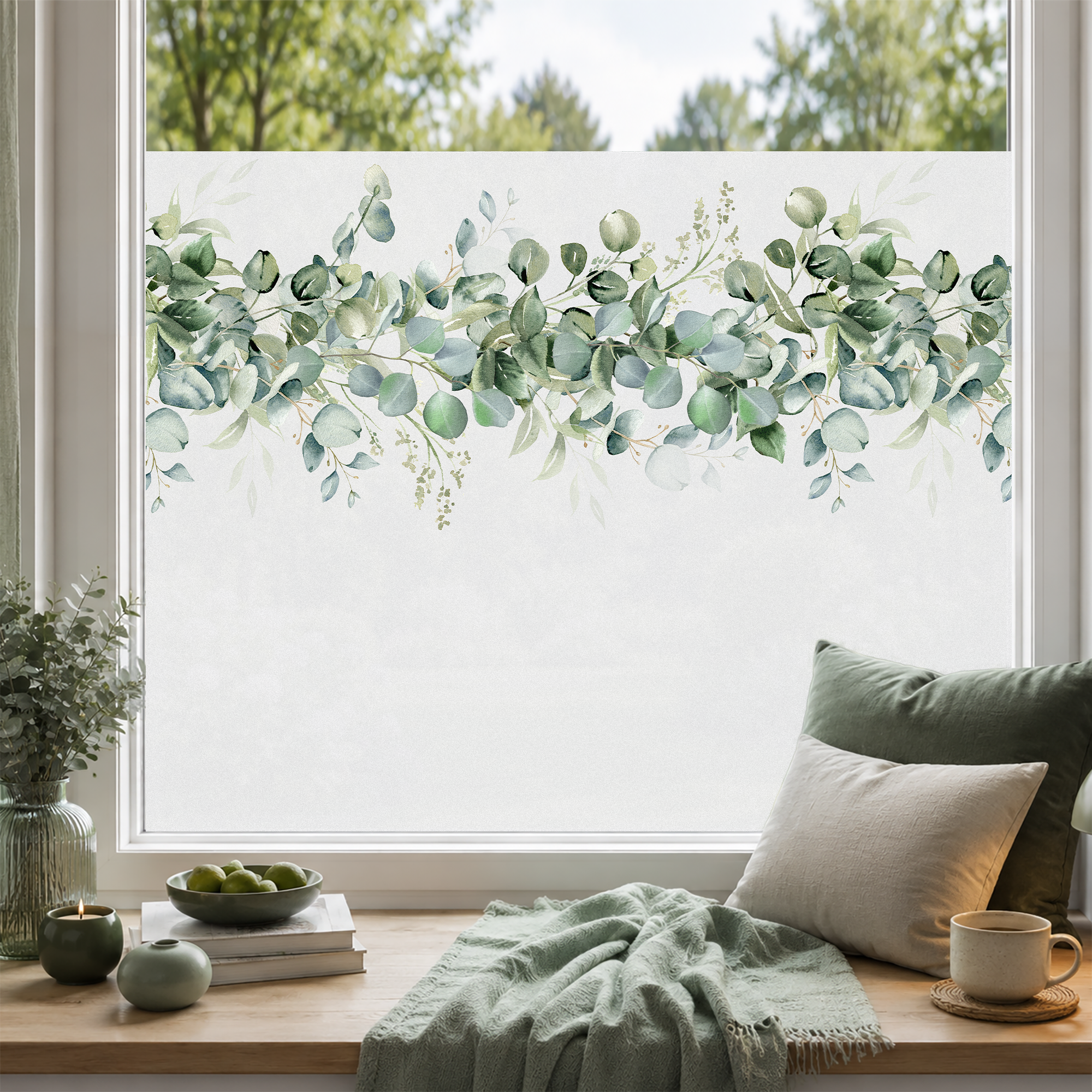 Eukalyptus-Muster in sanften Grüntönen, Fensterdekoration.
