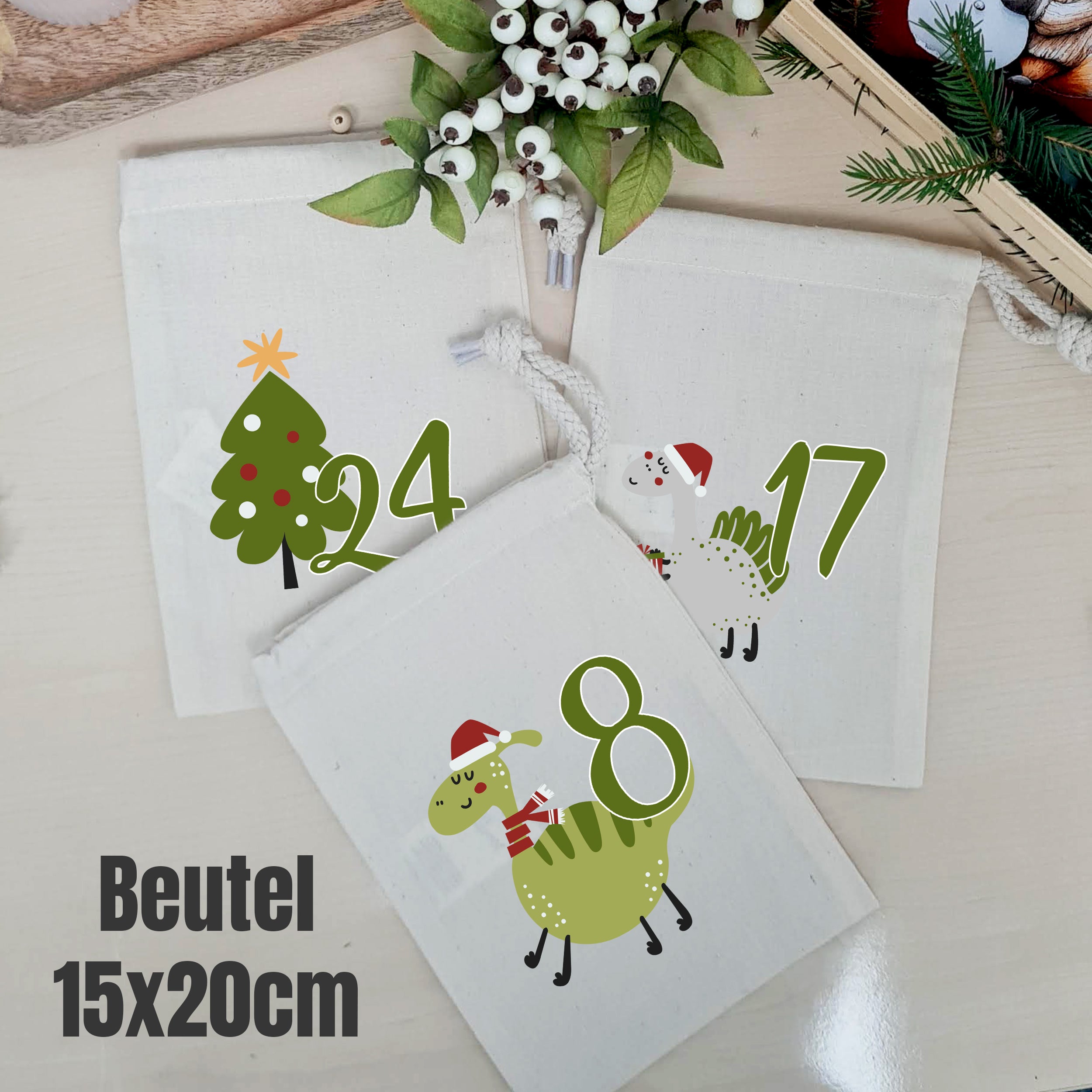 Naturfarbene Adventskalender-Beutel 15 × 20 cm mit Dinosauriern und Zahlen 8, 17 und 24