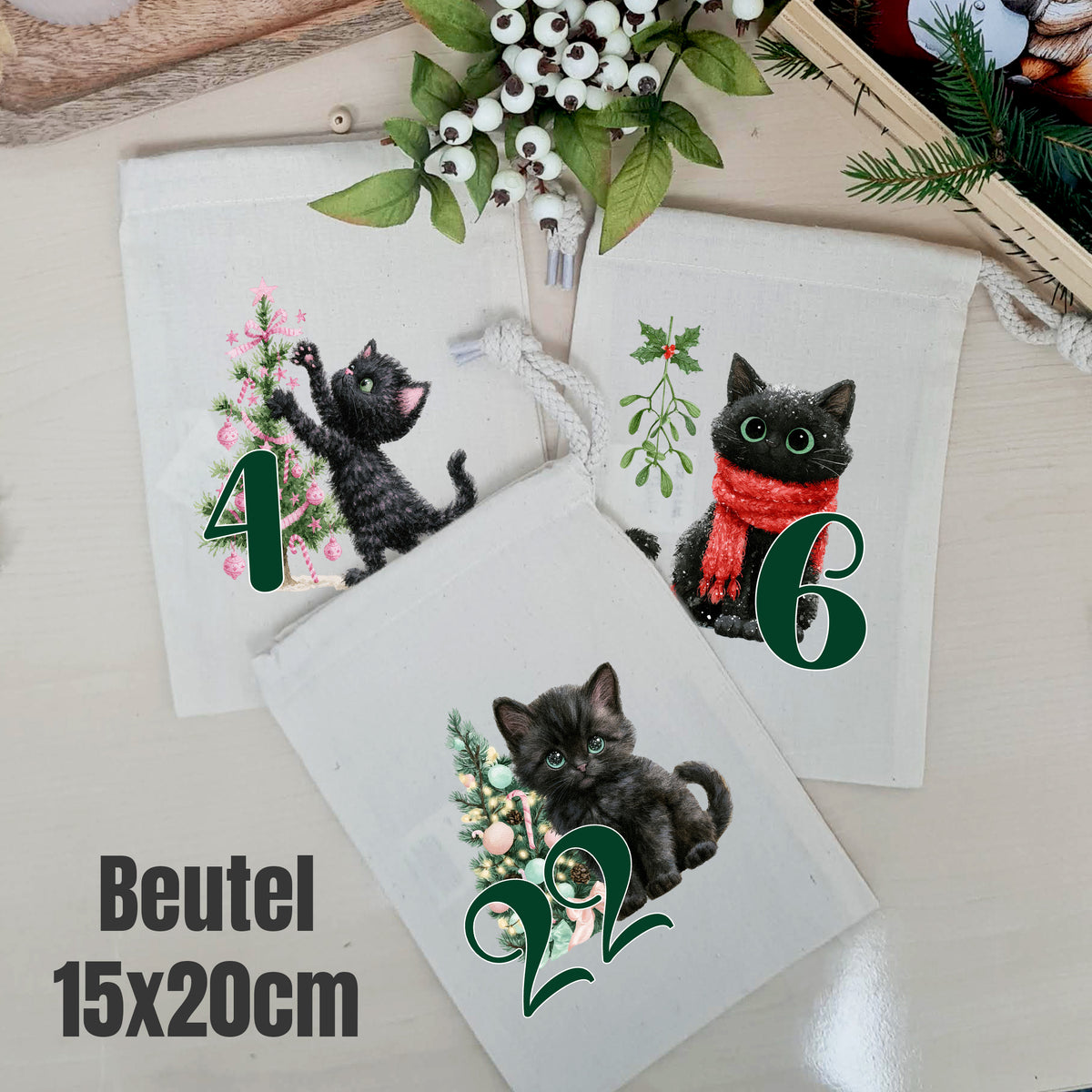 Naturfarbene Adventskalender-Beutel 15 × 20 cm mit schwarzen Weihnachtskatzen