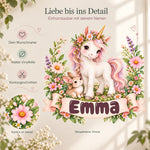 Personalisiertes Einhorn-Wandtattoo Blumenwiese mit Beispielname Emma: Produktdetails mit Wunschname, feinen Symbolen und Konturdetail.