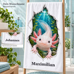 Handtuch mit Axolotl und Wunschname sowie separatem Namensdetail