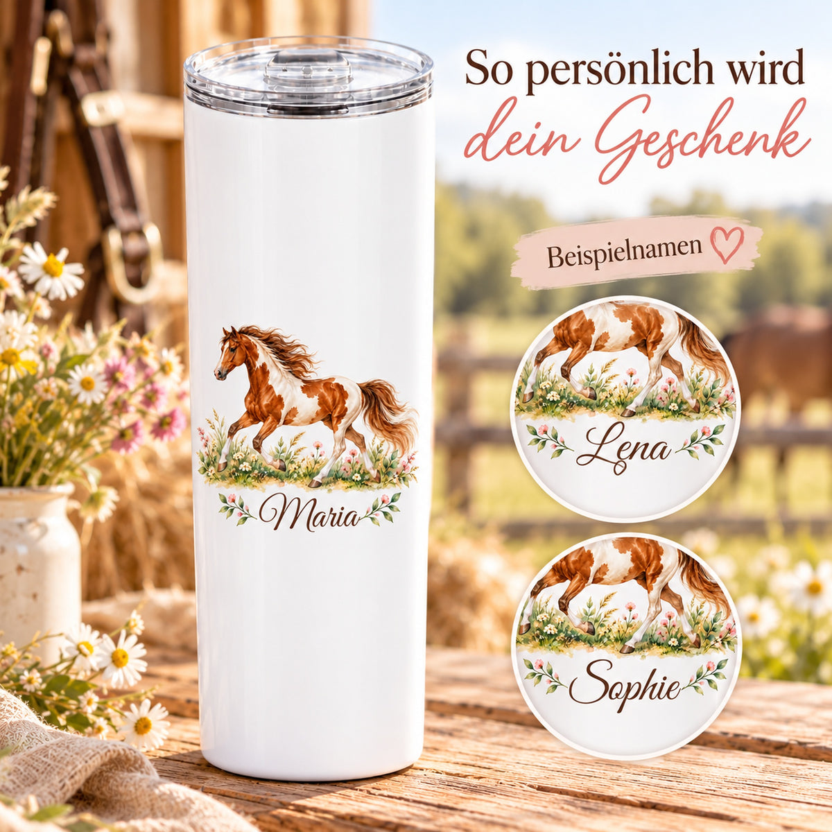 Weißer Thermobecher mit einem galoppierenden Schecken und Wunschname mit zwei Detailausschnitten als Beispiele für die Namensgestaltung.