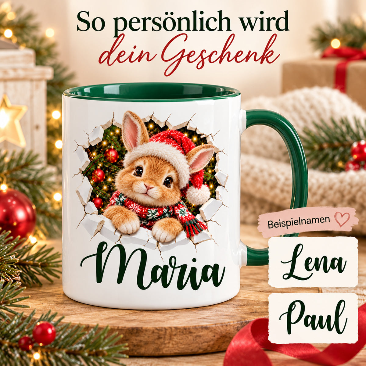 Personalisierung der Weihnachtstasse: Wunschname unter dem Hase-Motiv mit Weihnachtsmütze und Schal