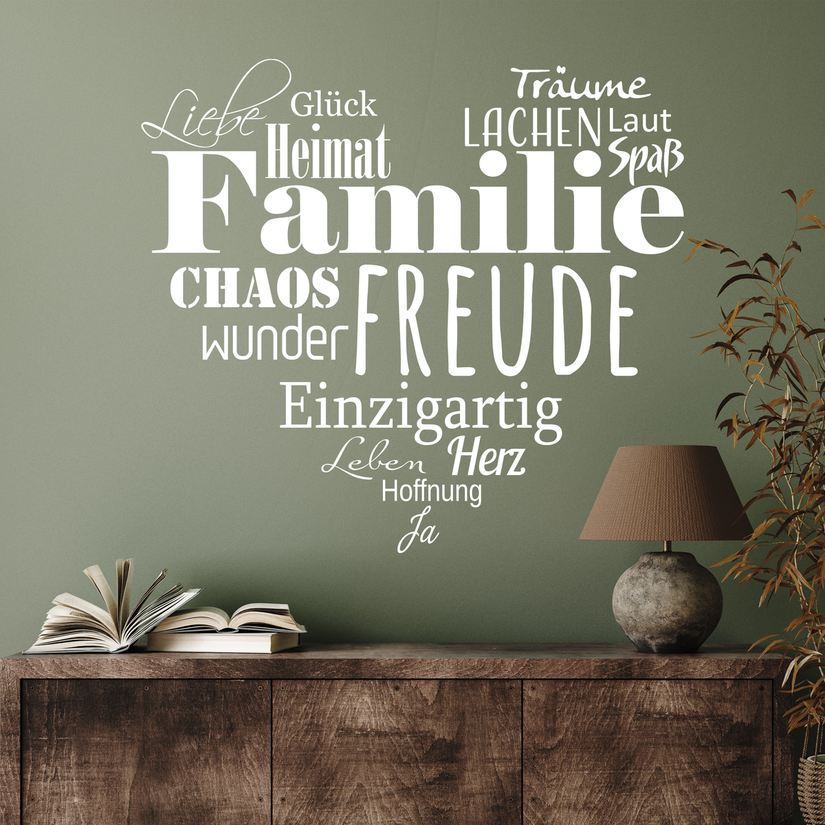 Wandtattoo mit Worten wie Familie, Freude und Liebe.