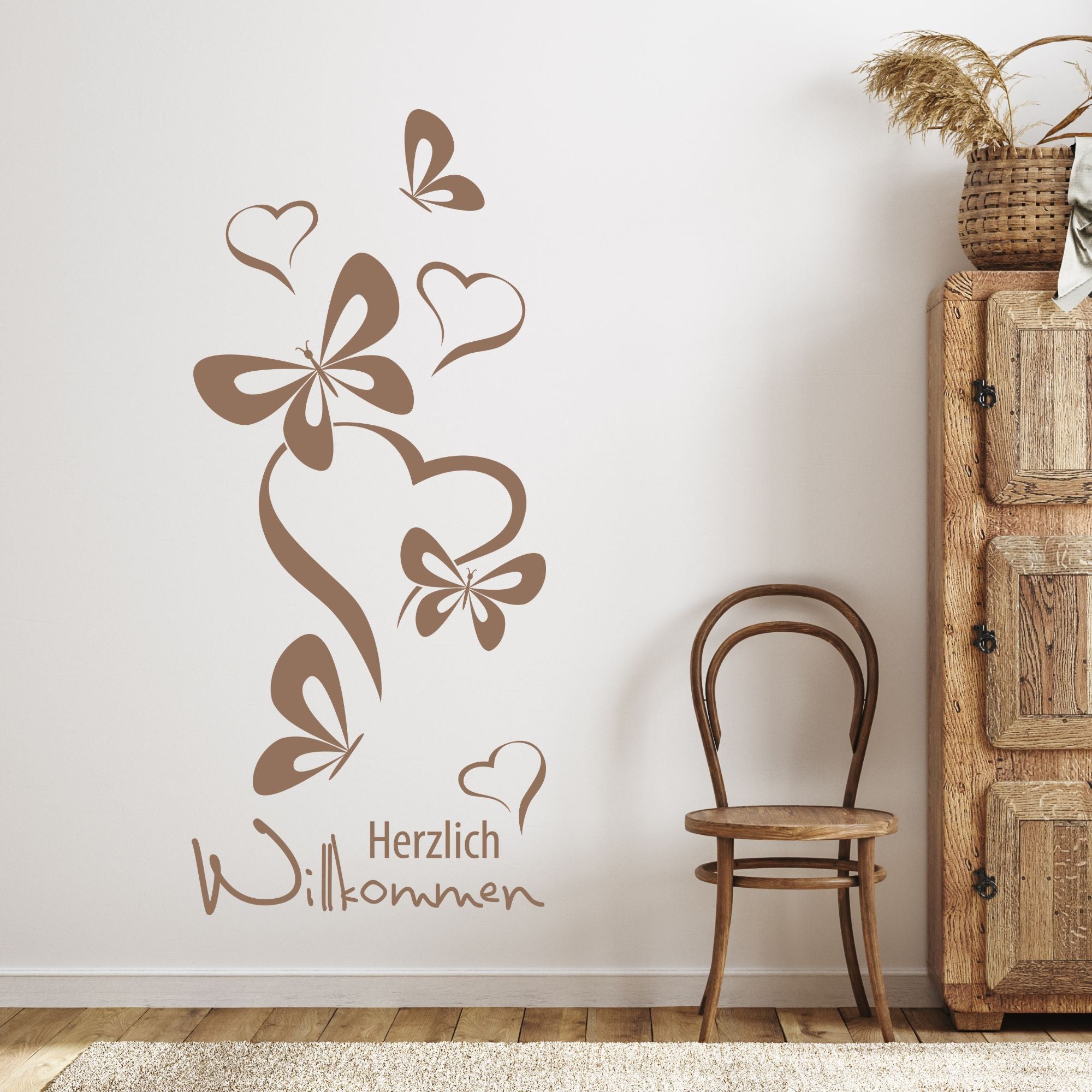 Wandtattoo in Braun mit Schmetterlingen und Herzen, Willkommen.