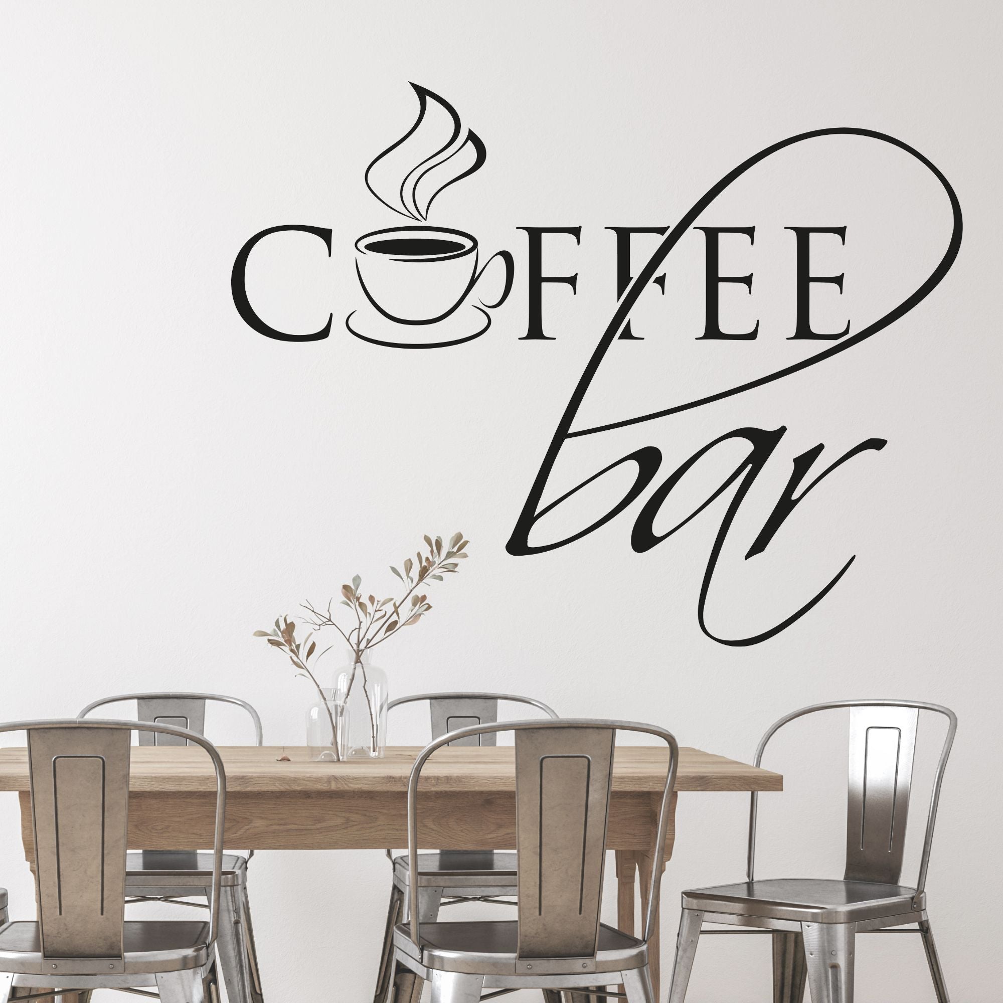 Schwarzer Wandaufkleber "Coffee Bar" mit Kaffeetasse.
